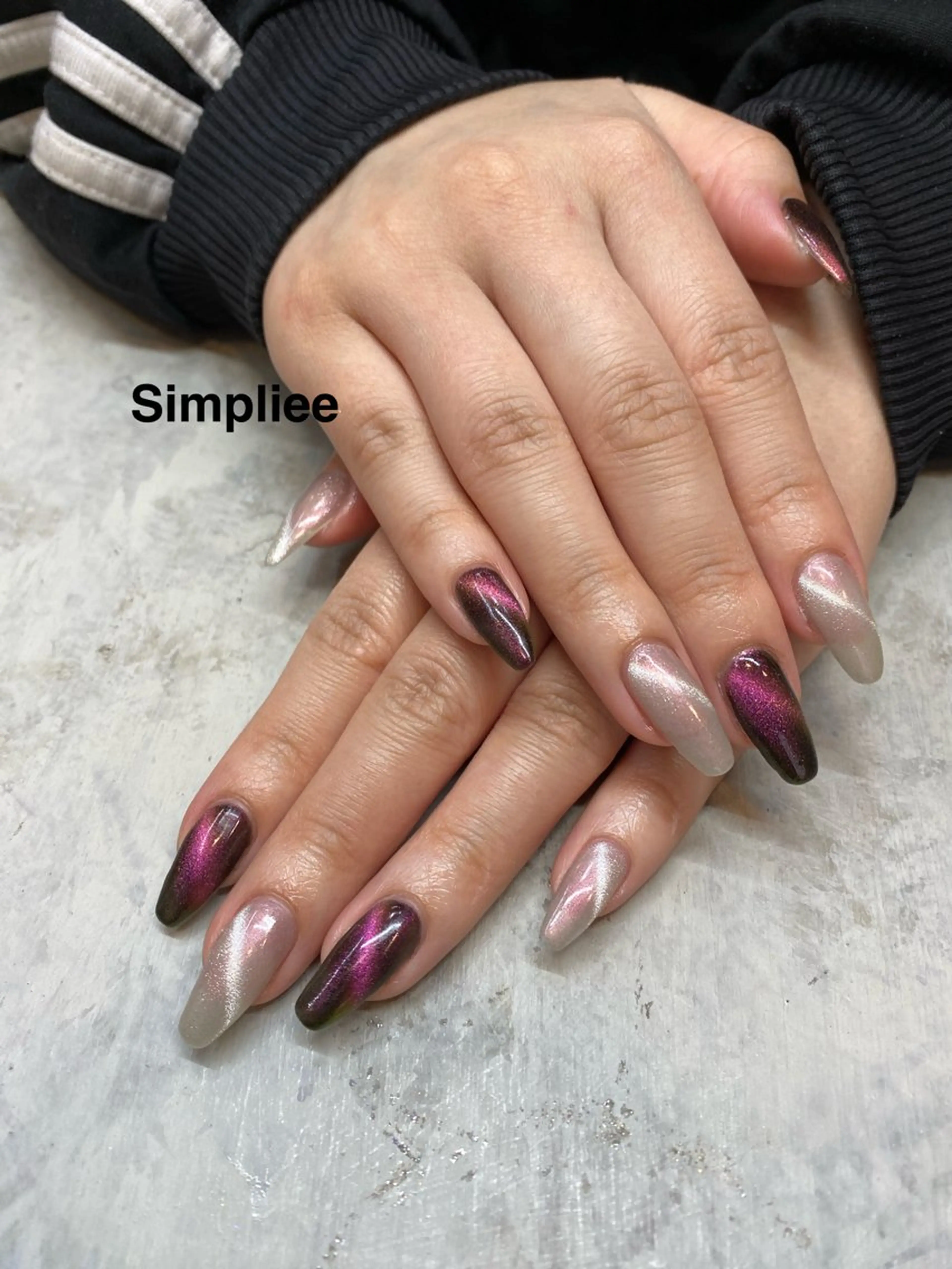 ネイル シンプリーワン 渋谷店🪄MOENAのネイルデザイン