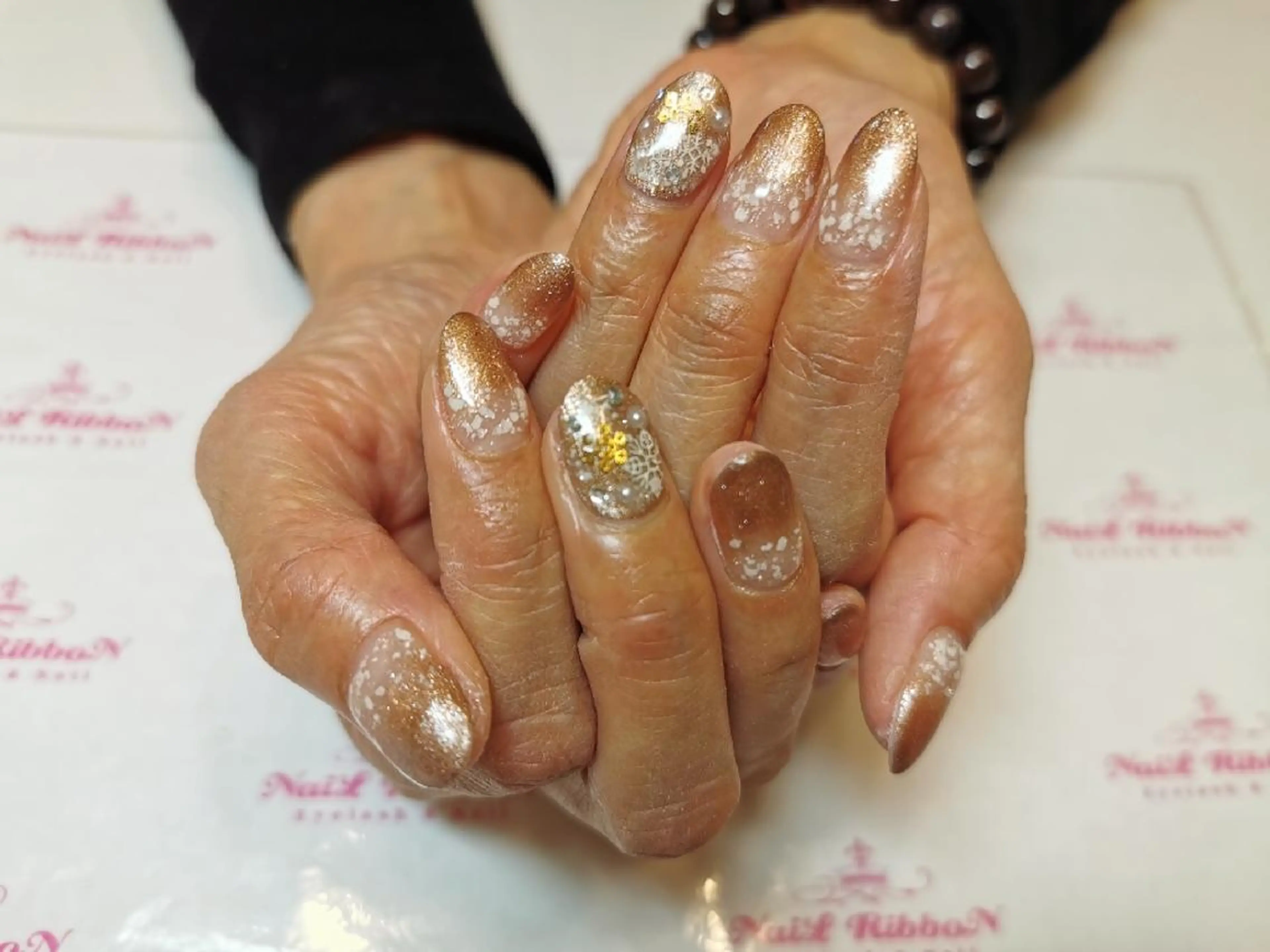 ネイル ネイルリボン 受付スタッフのネイルデザイン