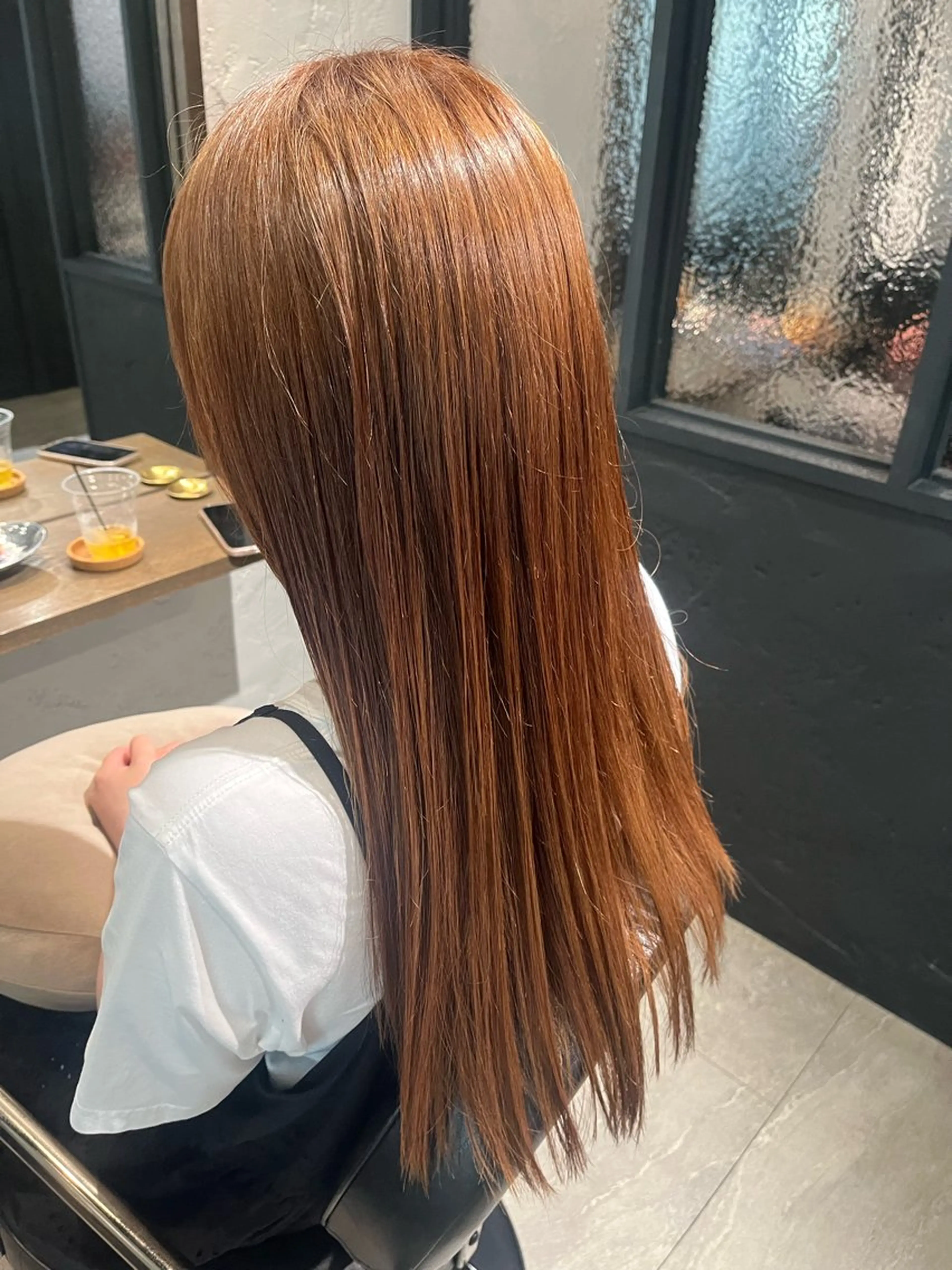 ロング カラー 小島 智子のヘアスタイル