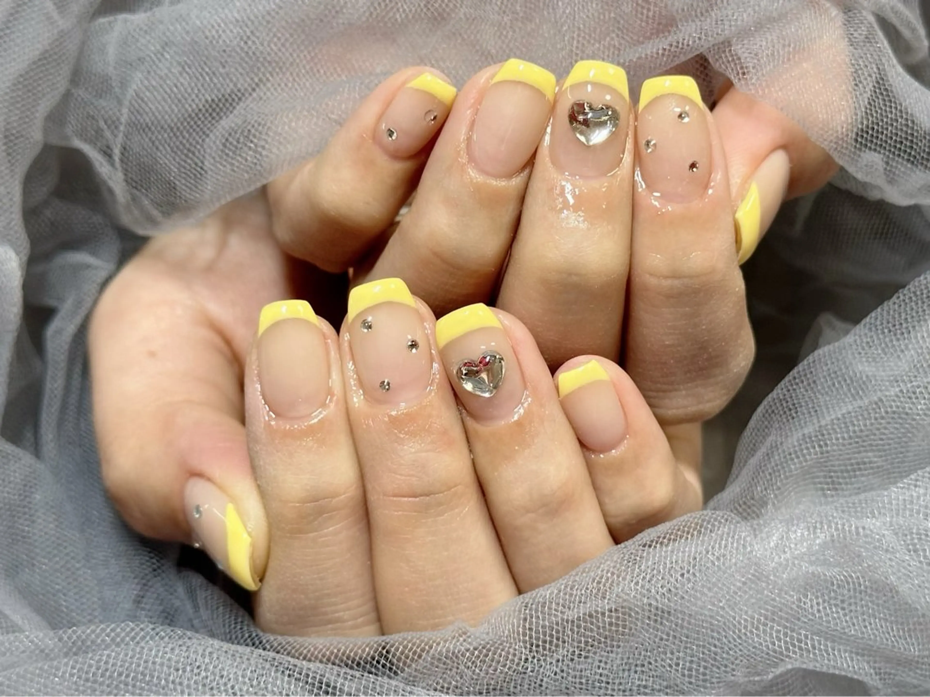 ネイル フレンチネイル 黄色 ハンドネイル Nail Salon KURELLYのネイルデザイン