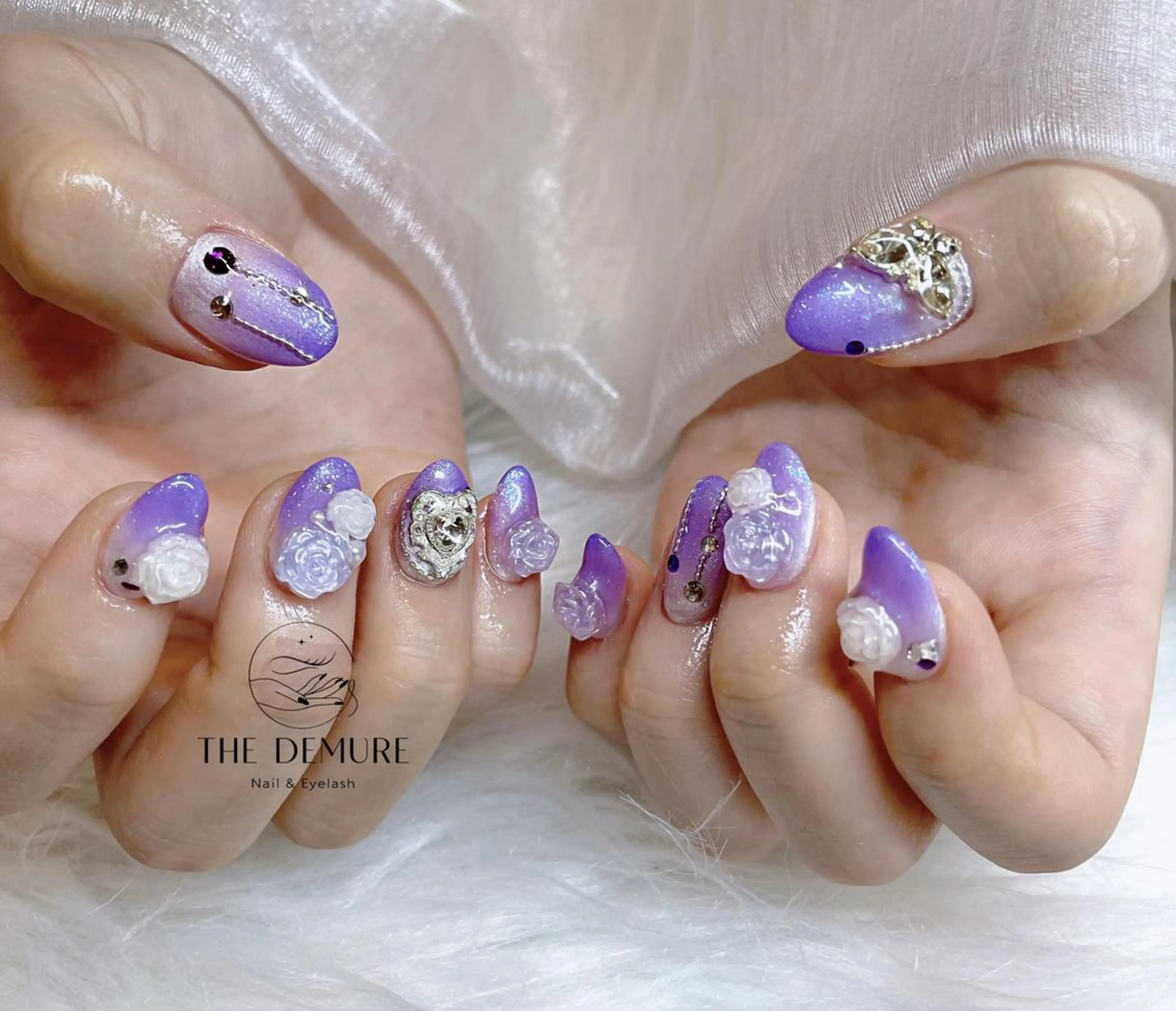 ネイル アートネイル 韓国ネイル マグネットネイル オフィスネイル スカルプネイル ハンドネイル Demure Coco 銀座店のネイルデザイン