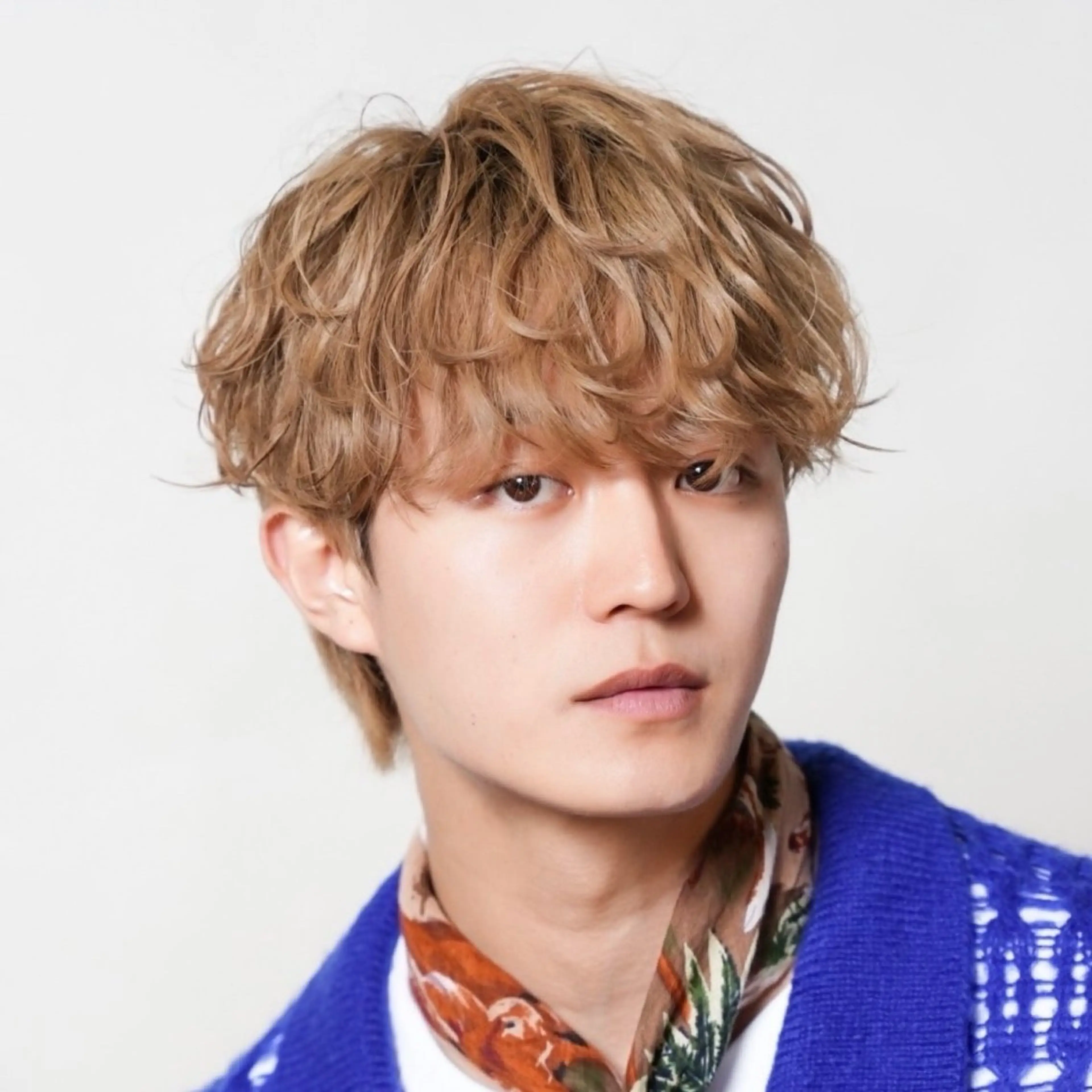 ミディアム カラー パーマ メンズ カット ヘアカラー トリートメント 🔥メンズ🔥かっこ いいが正義！代表柿崎のヘアスタイル