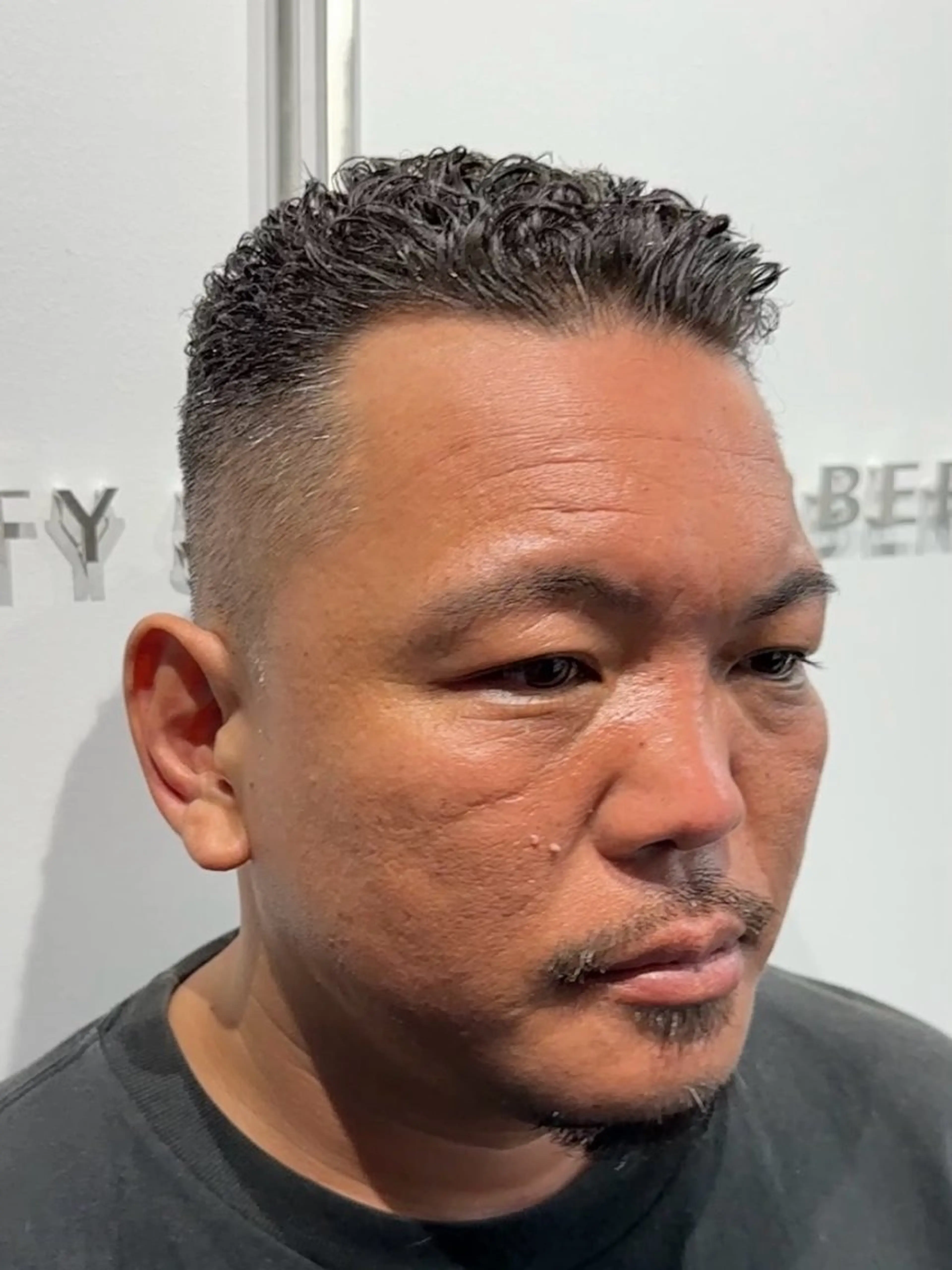 ショート メンズ フェードカット 濡れパン スキンフェード カット 💈神技メンズカット 大沢カズキ✂︎のヘアスタイル