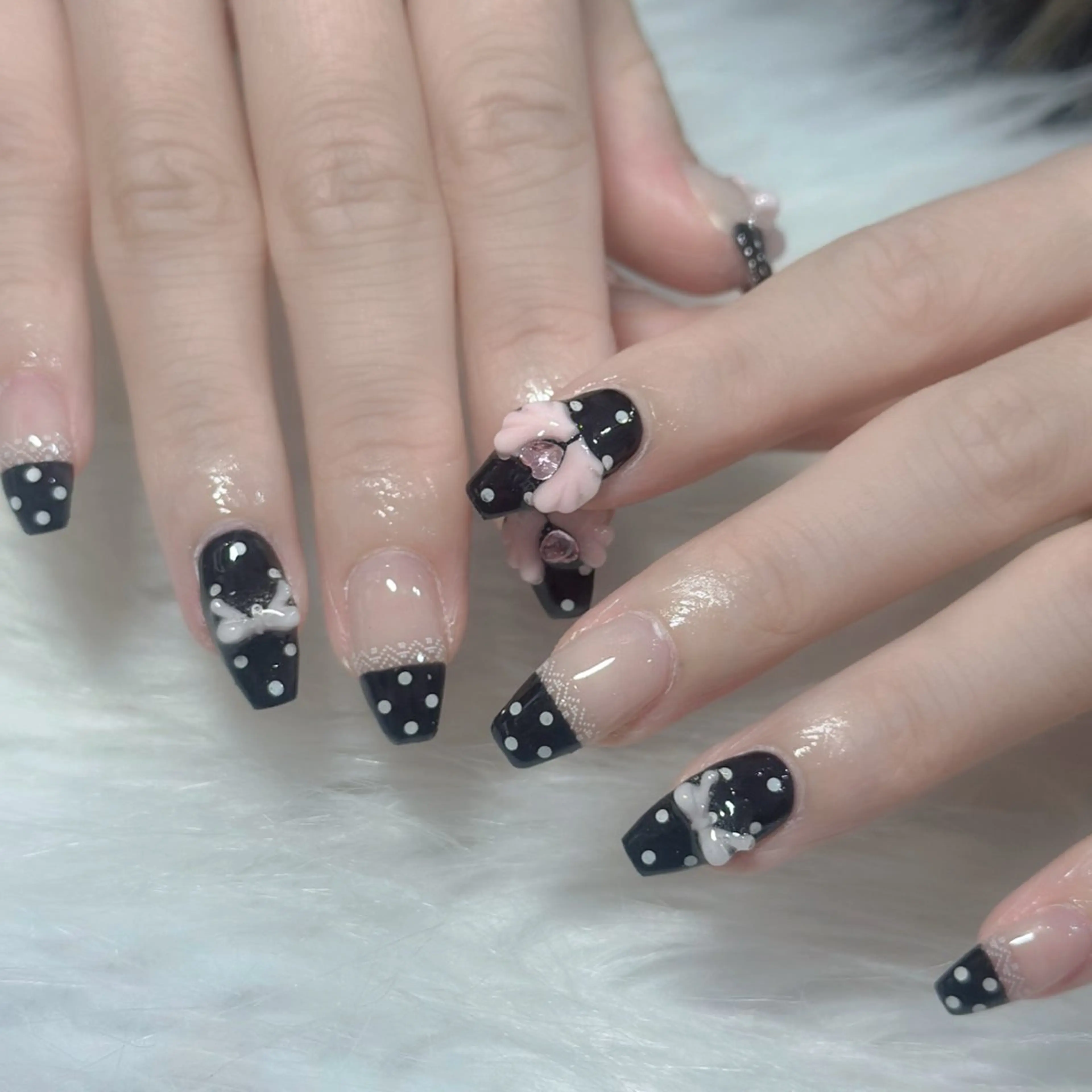 ネイル ハンドネイル フットネイル LAVISH nanamiのネイルデザイン