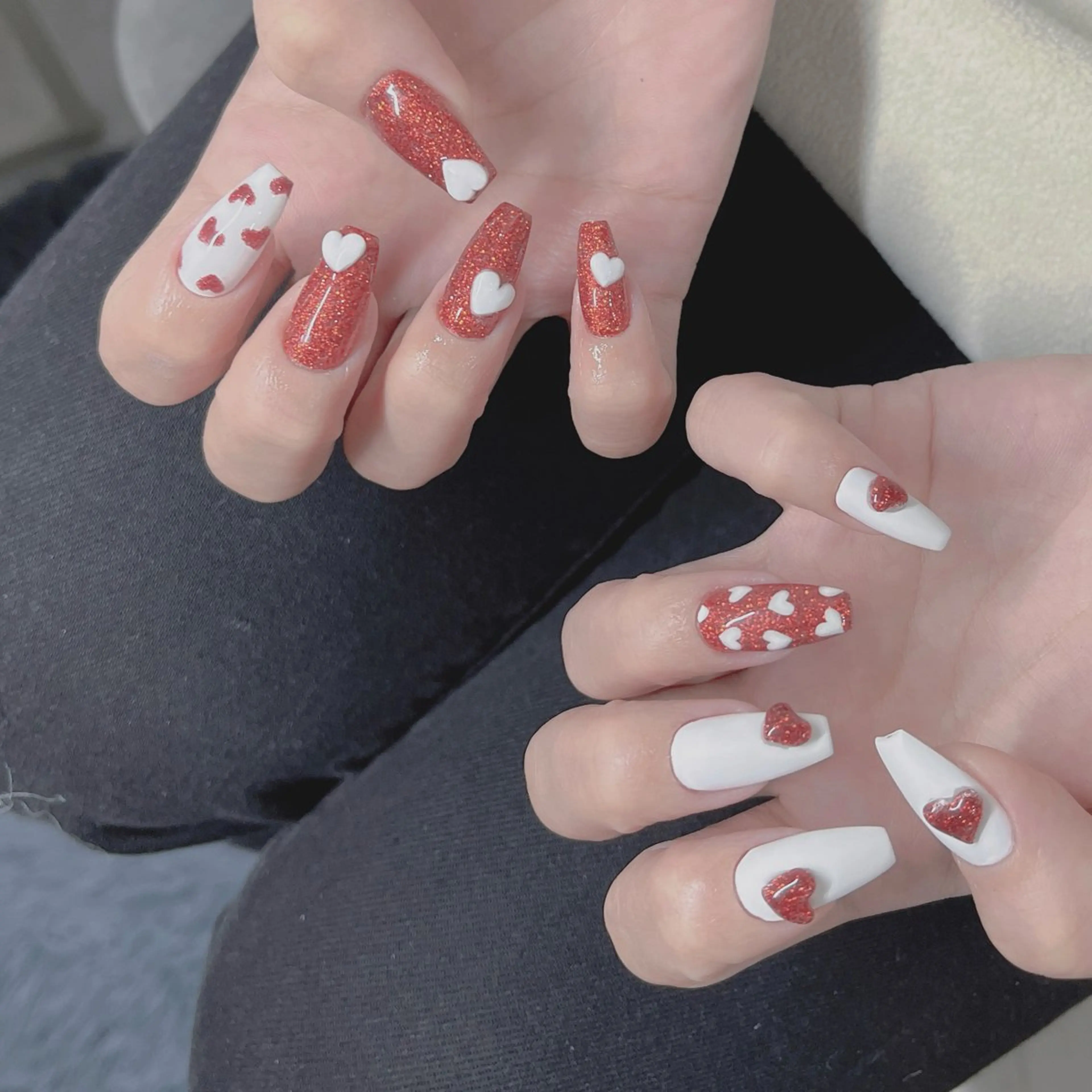 ネイル フットネイル フレンチネイル ジェルネイル ハート ラメ(グリッター) ハンドネイル NEO Beauty Salon所属・𝐍𝐄𝐎 𝐉𝐔𝐑𝐈のネイルデザイン