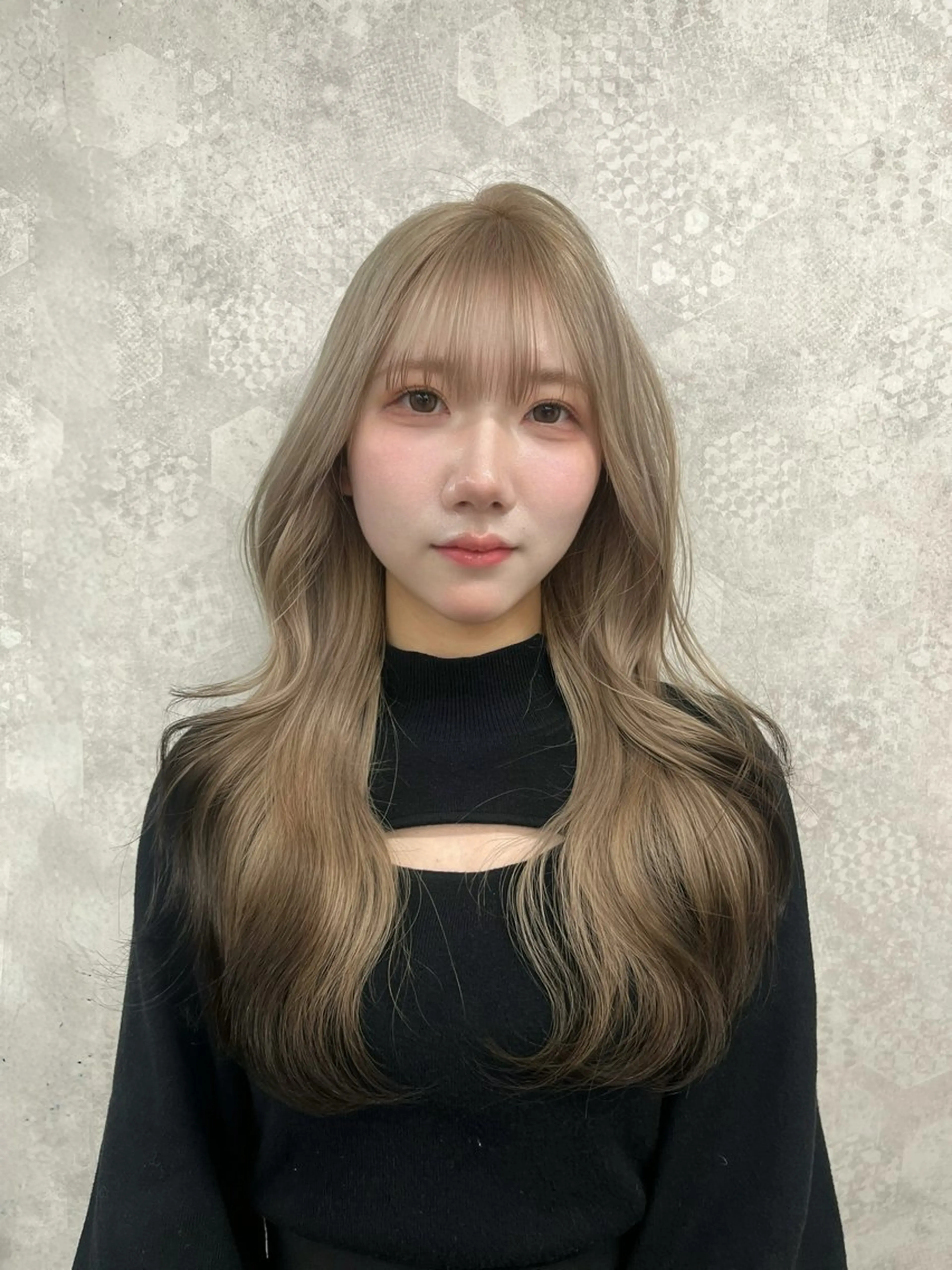 セミロング カラー ヘアカラー トリートメント ヘアセット クルミ🤍推し活 🎀ピンクカラーのヘアスタイル