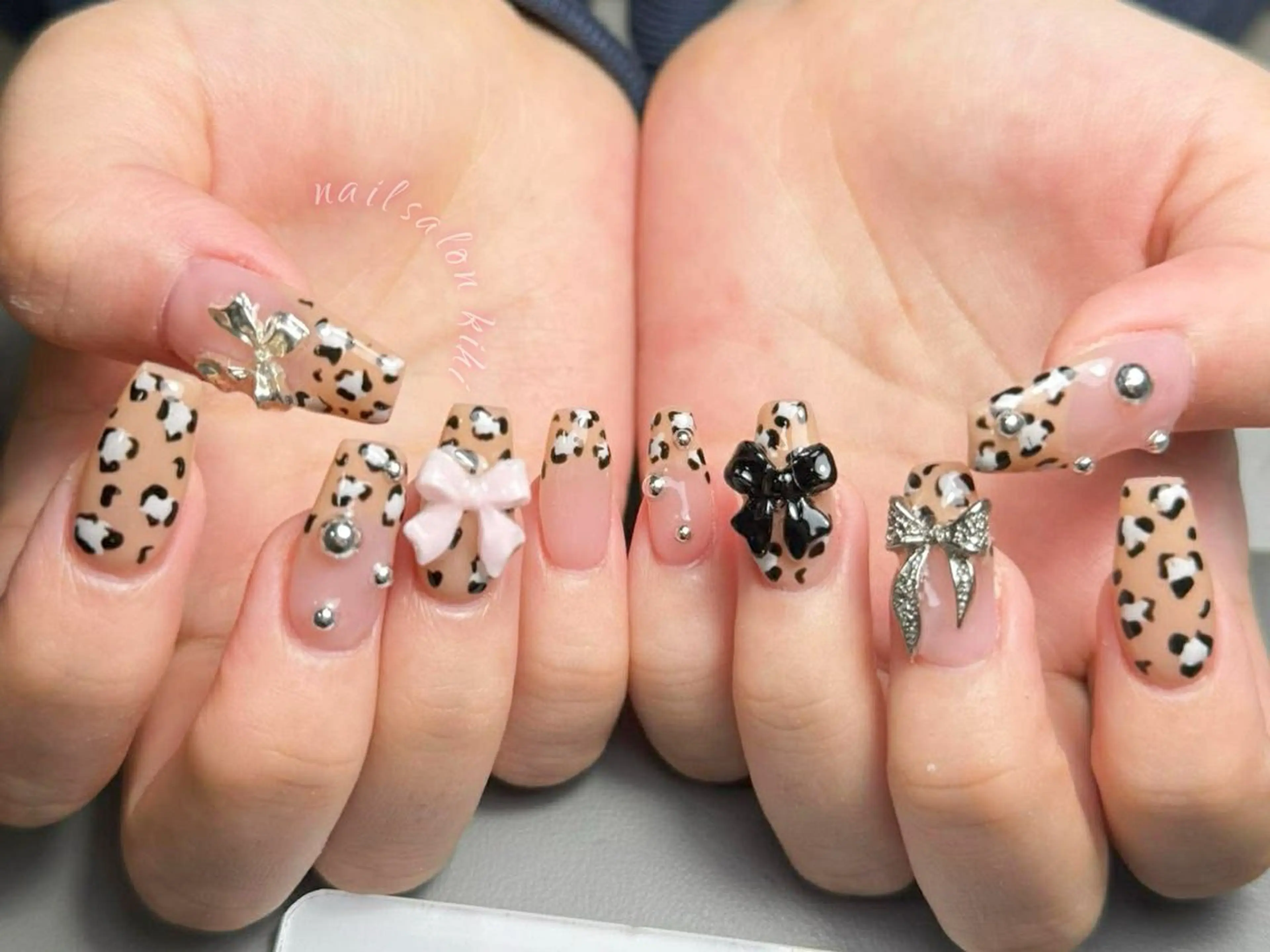 ネイル アートネイル フレンチネイル ジェルネイル グラデーション 韓国ネイル ハンドネイル 💕鈴木ユリ パラジェル/オフ無料のネイルデザイン