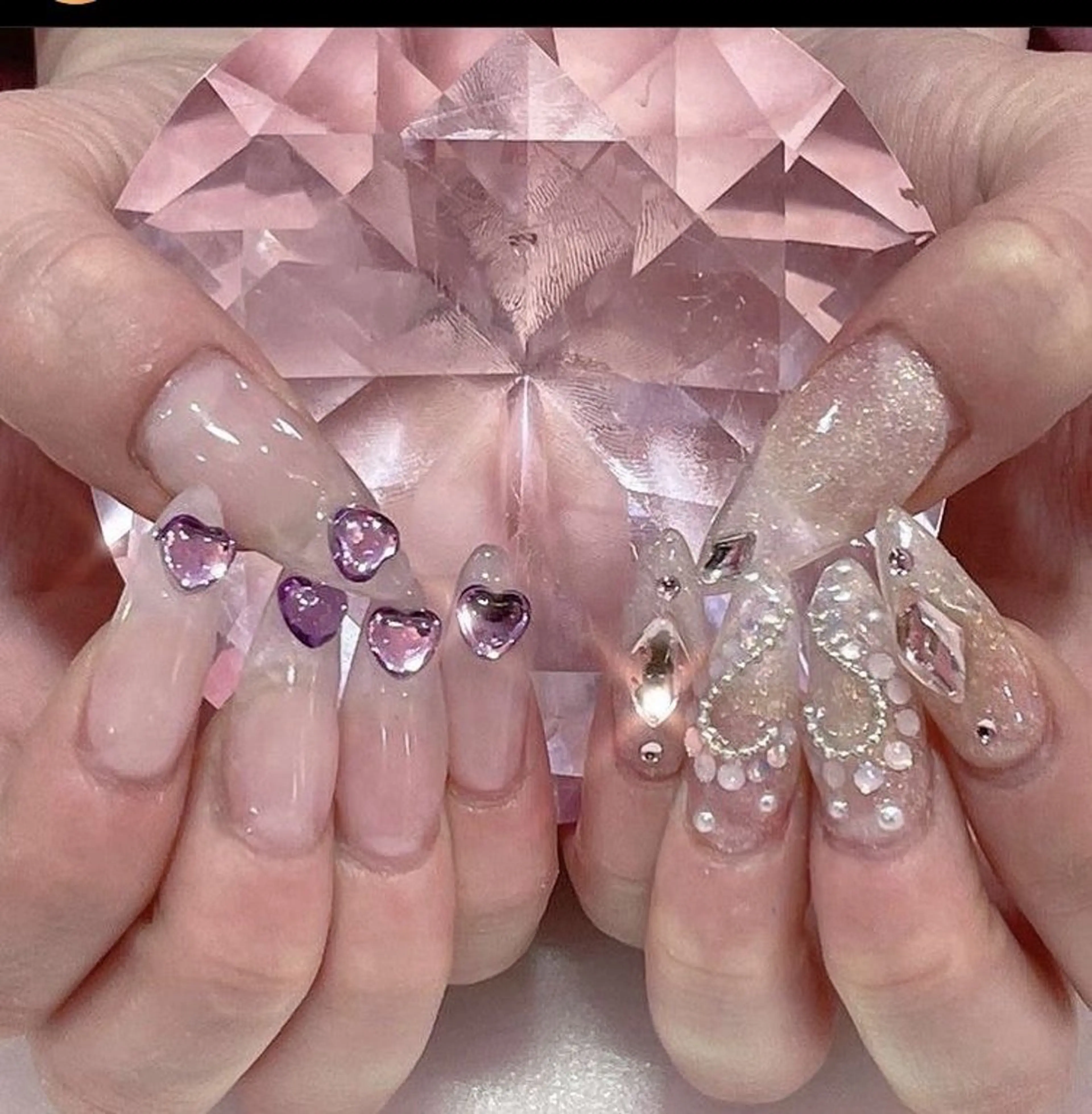 ネイル マグネットネイル ピンク ネイルチップ 冬ネイル Lee Nailsのネイルデザイン