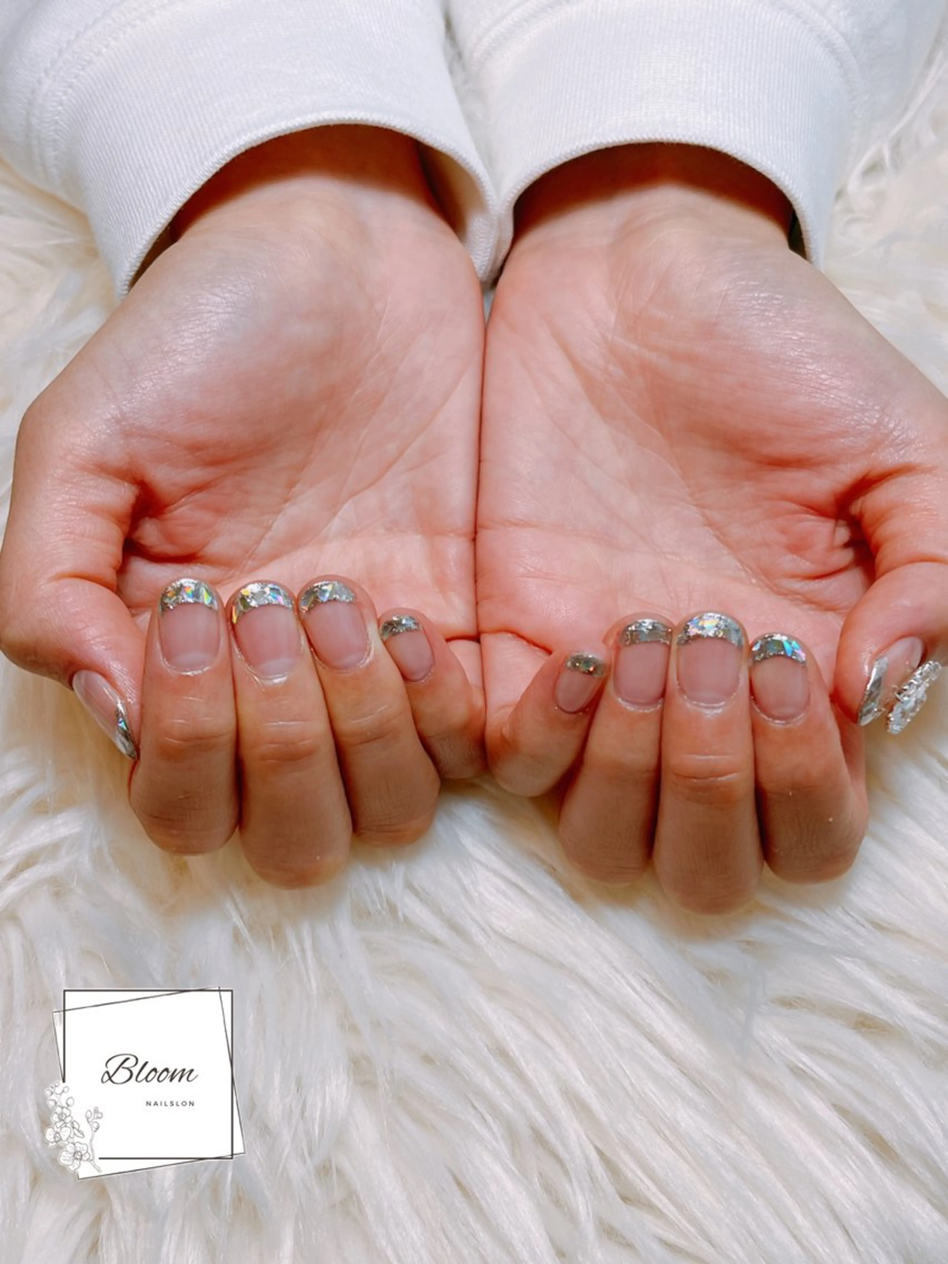 ネイル フレンチネイル ジェルネイル ガラスフレンチ キラキラネイル オフィスネイル Bloom Nail Salonのネイルデザイン