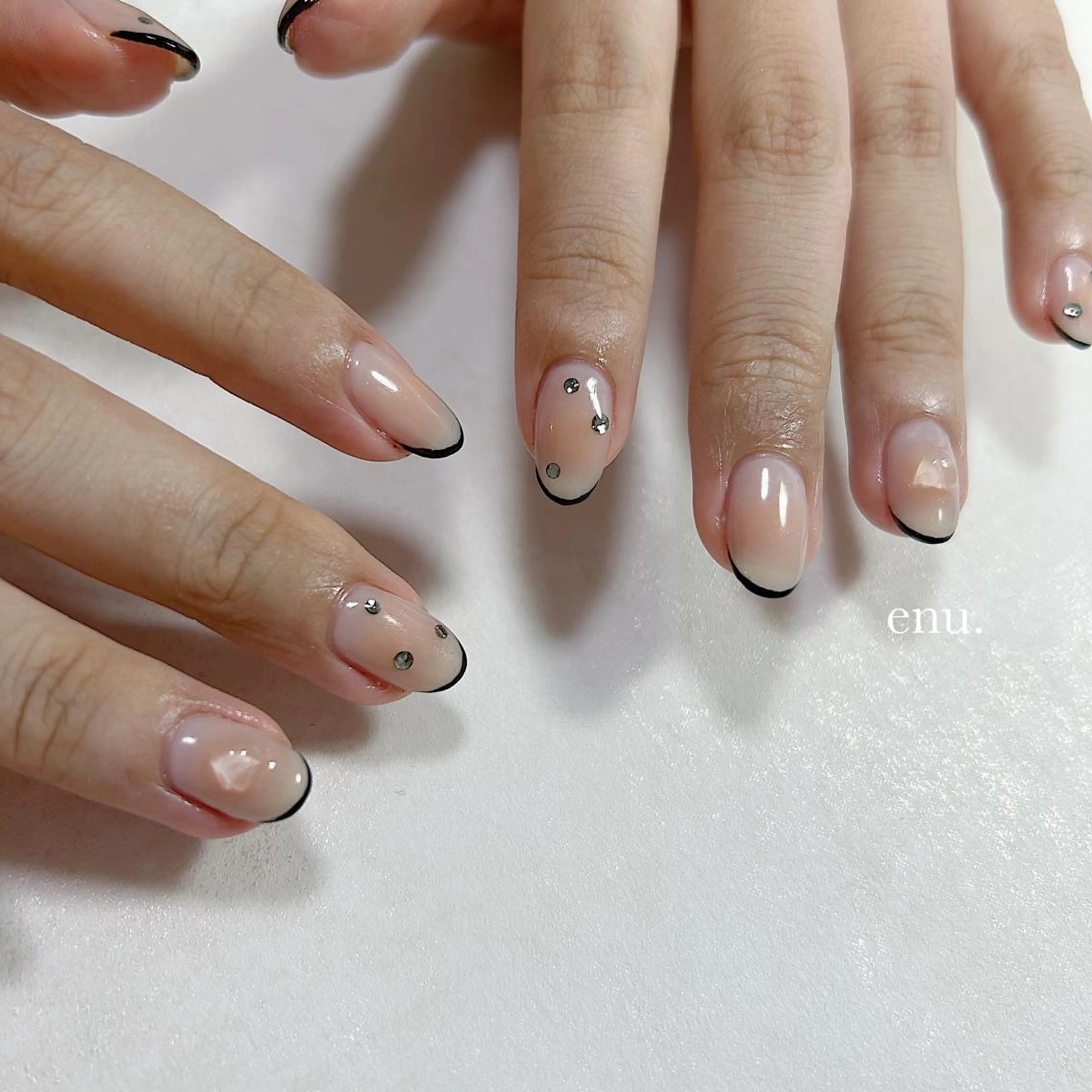 ネイル ストーンネイル ハンドネイル enu. nanakoのネイルデザイン