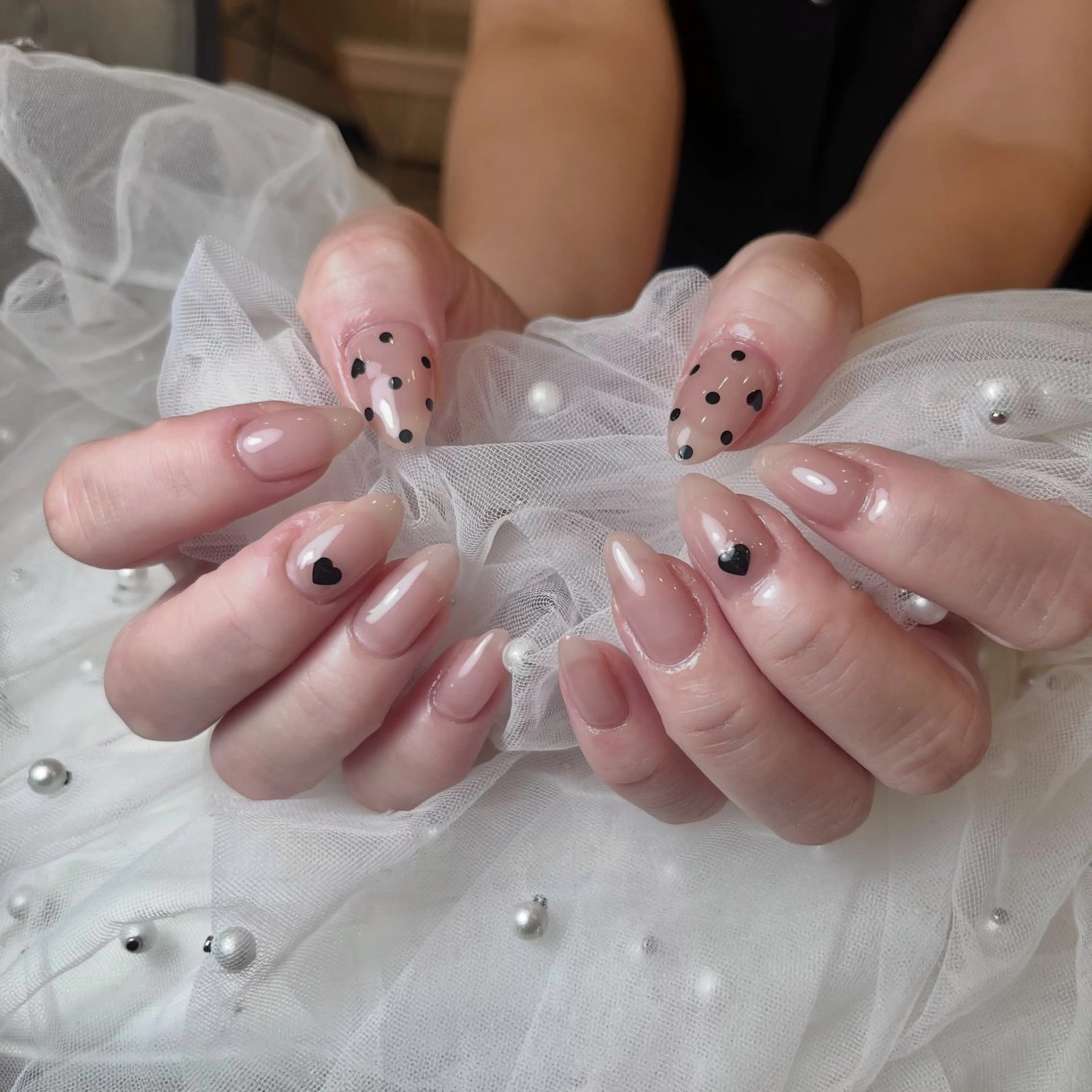 ネイル ドット ハート シンプルネイル ハンドネイル ハンドケア きらきらネイルサロン所属・池田 もえのネイルデザイン