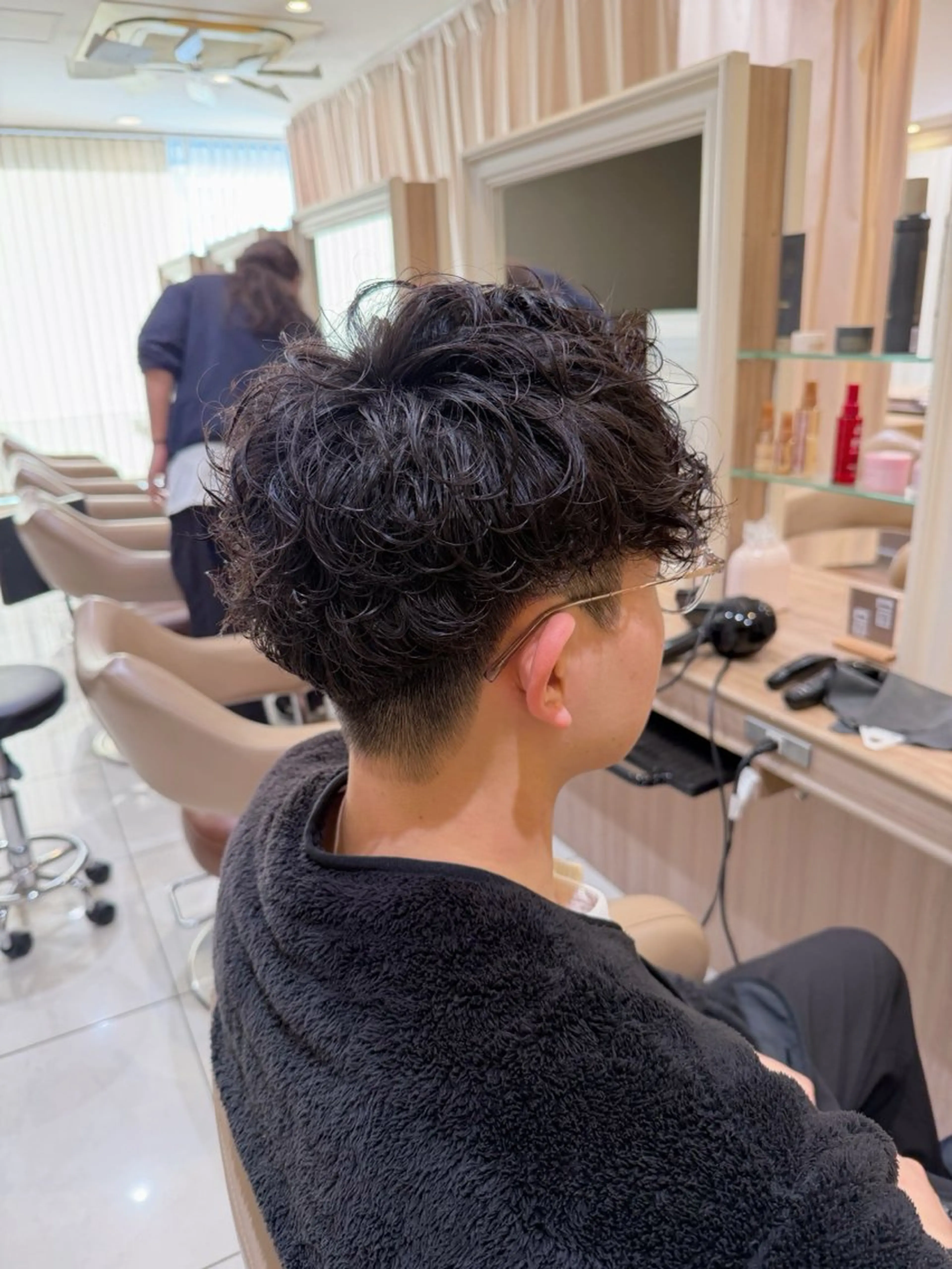 パーマ メンズ カット パーマ ハイトーンカラー☁️ 西條 楓花のヘアスタイル