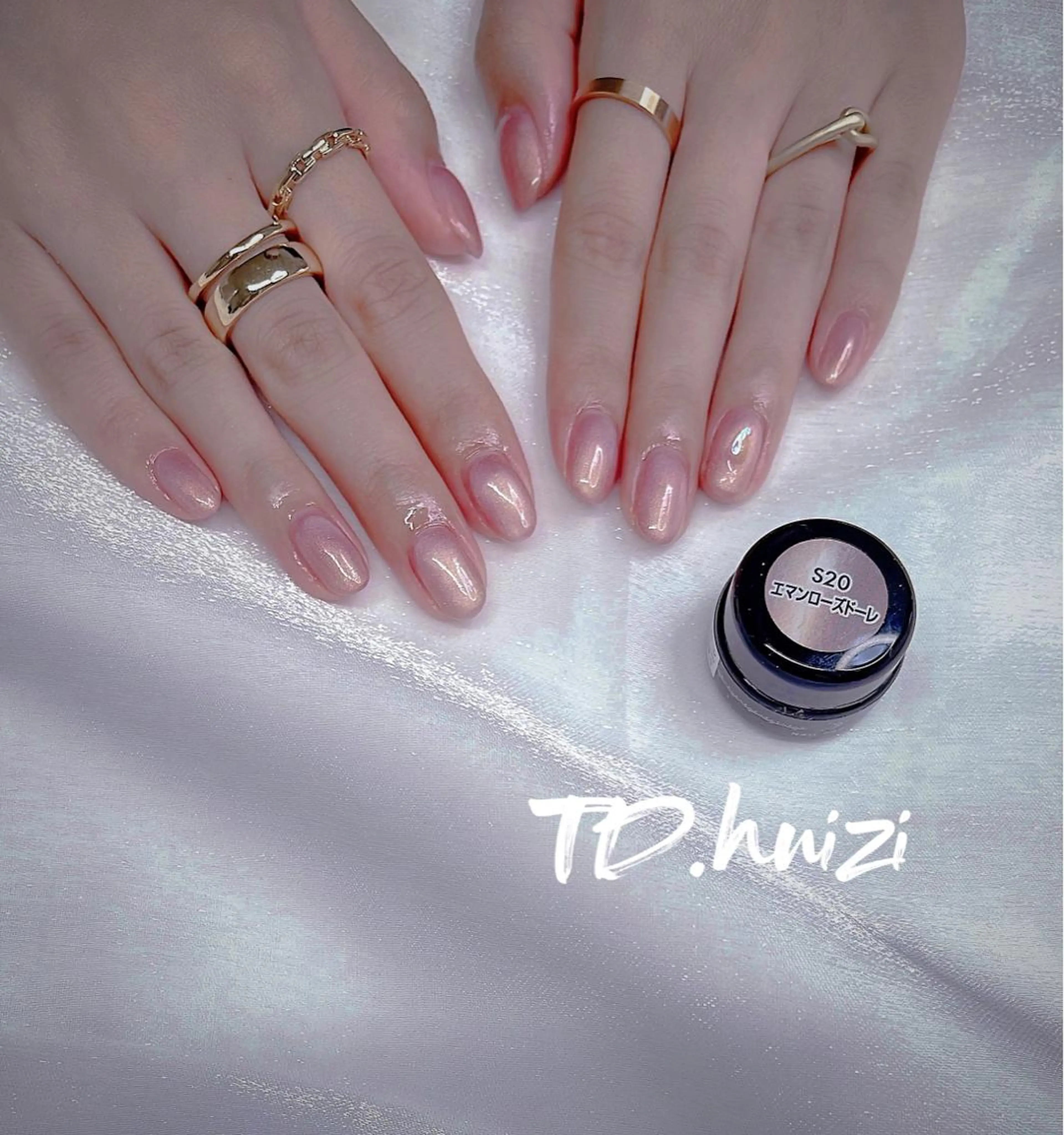 ミディアム めぐみのネイルサロン スタッフ練習のネイルデザイン