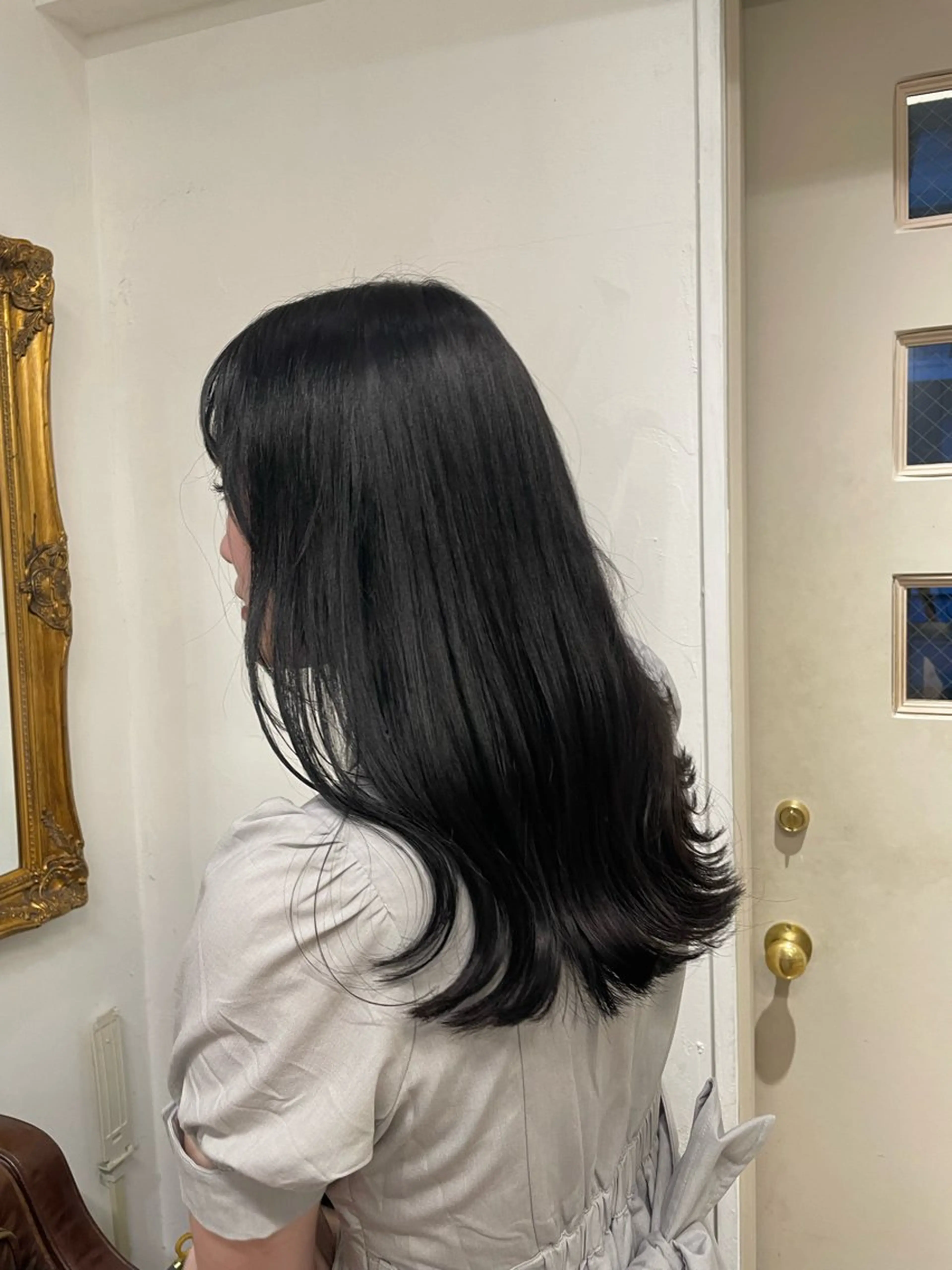 セミロング カラー ヘアカラー トリートメント ミルクティー× グレージュMOMOのヘアスタイル