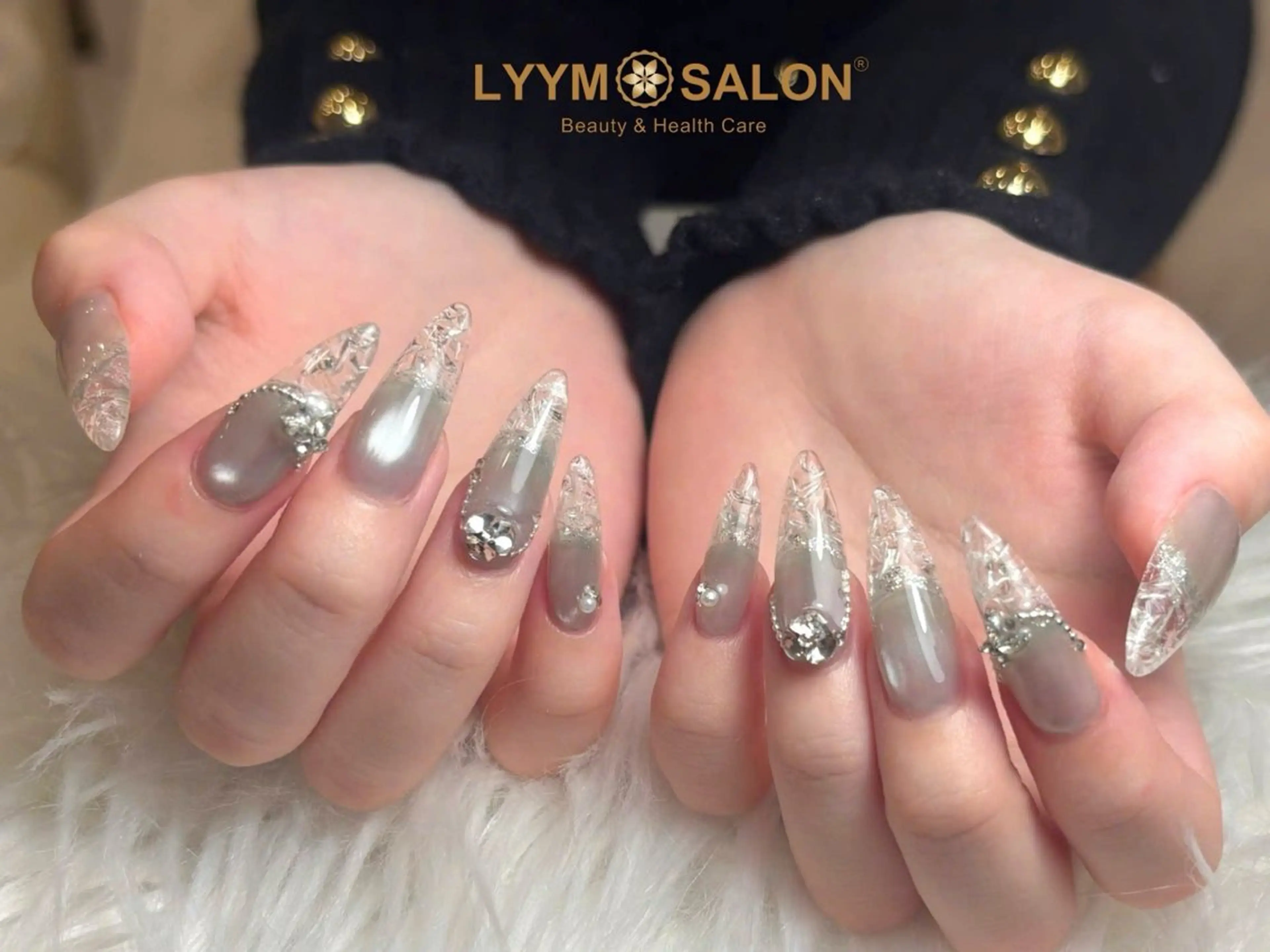 ネイル キラキラネイル 韓国ネイル シンプルネイル ハンドネイル LYYM Salonのネイルデザイン