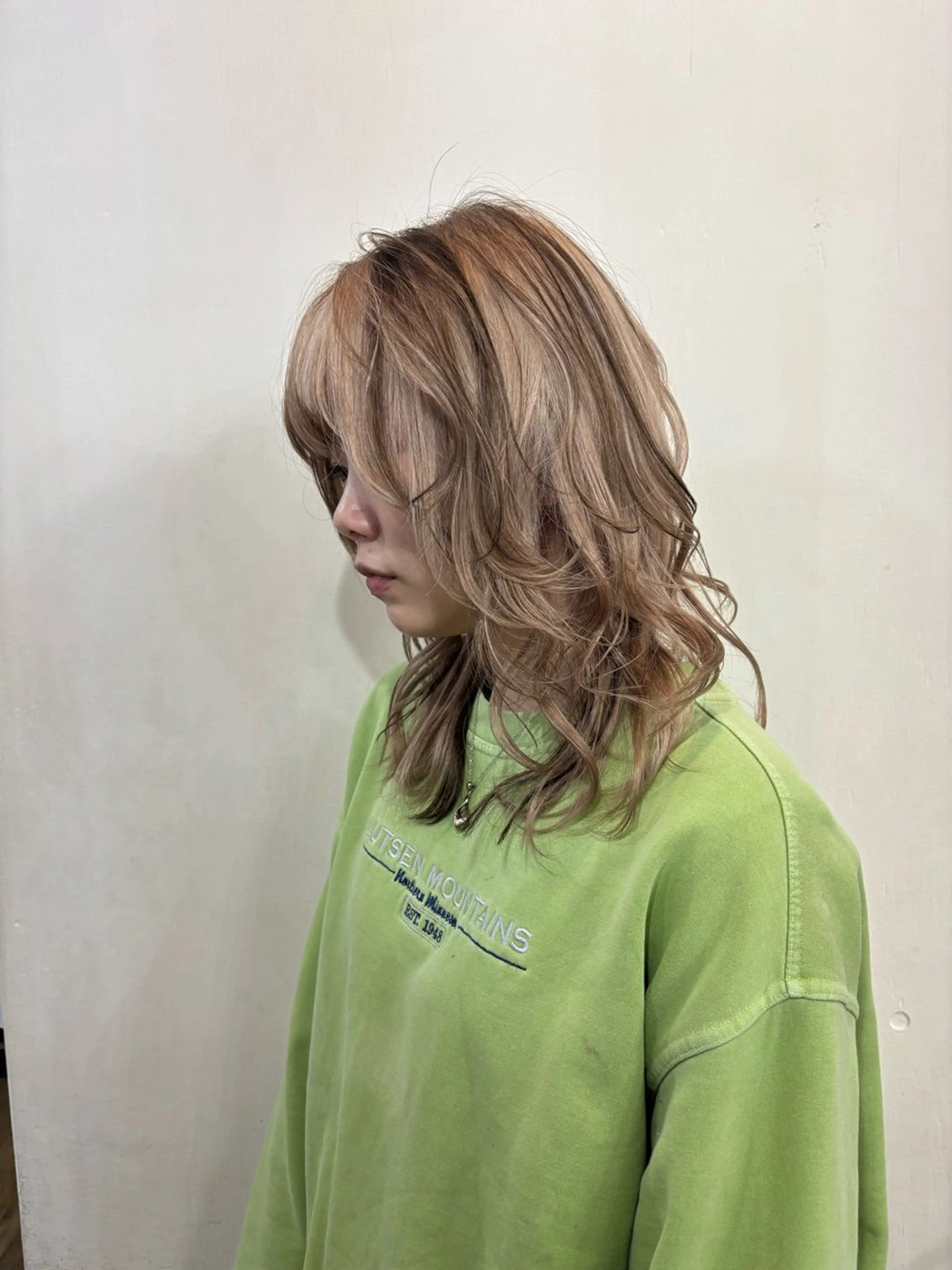 セミロング SHO 👻原宿 /艶カラーのヘアスタイル