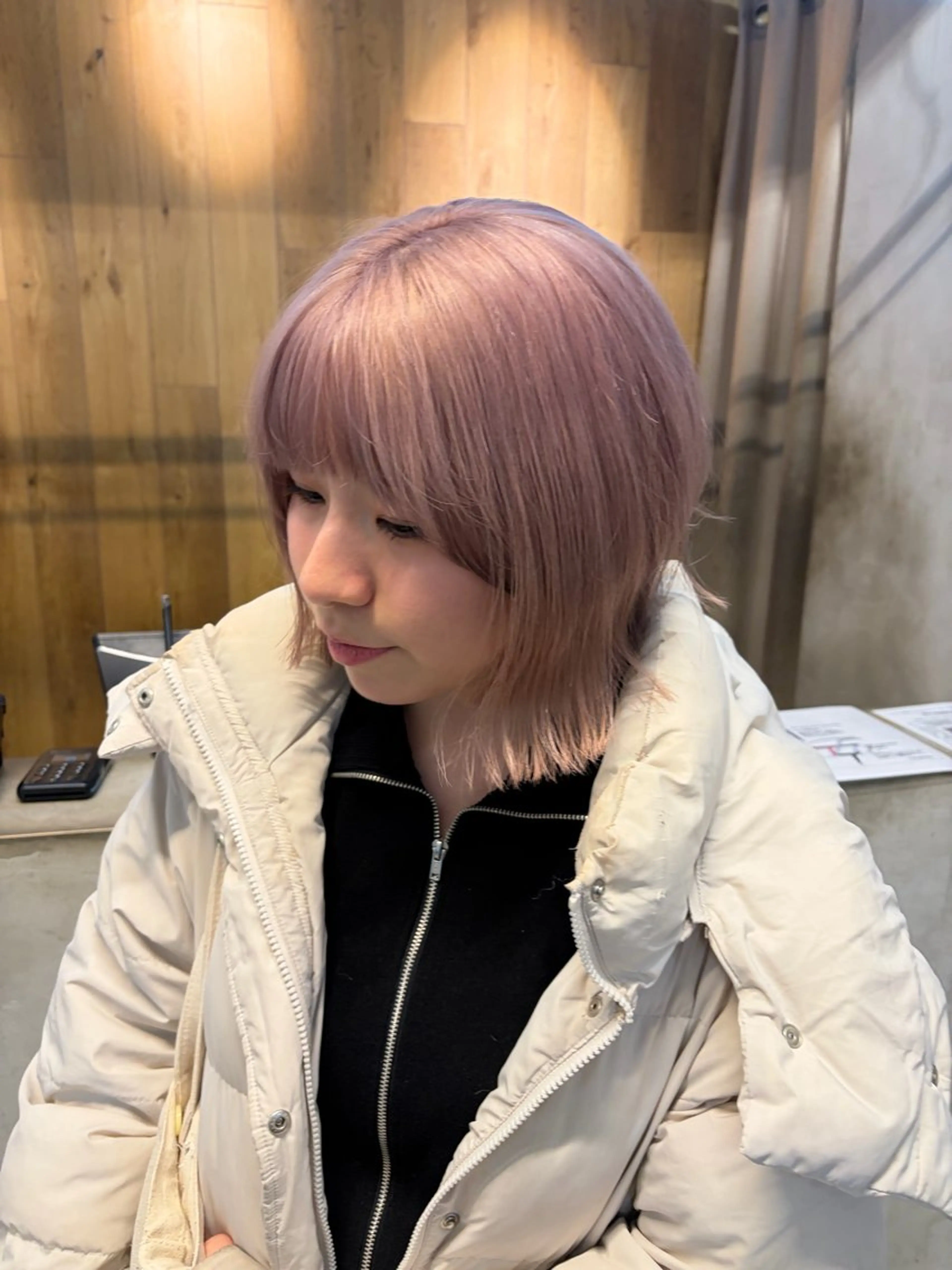 ショート カラー ミルクティー× グレージュMOMOのヘアスタイル