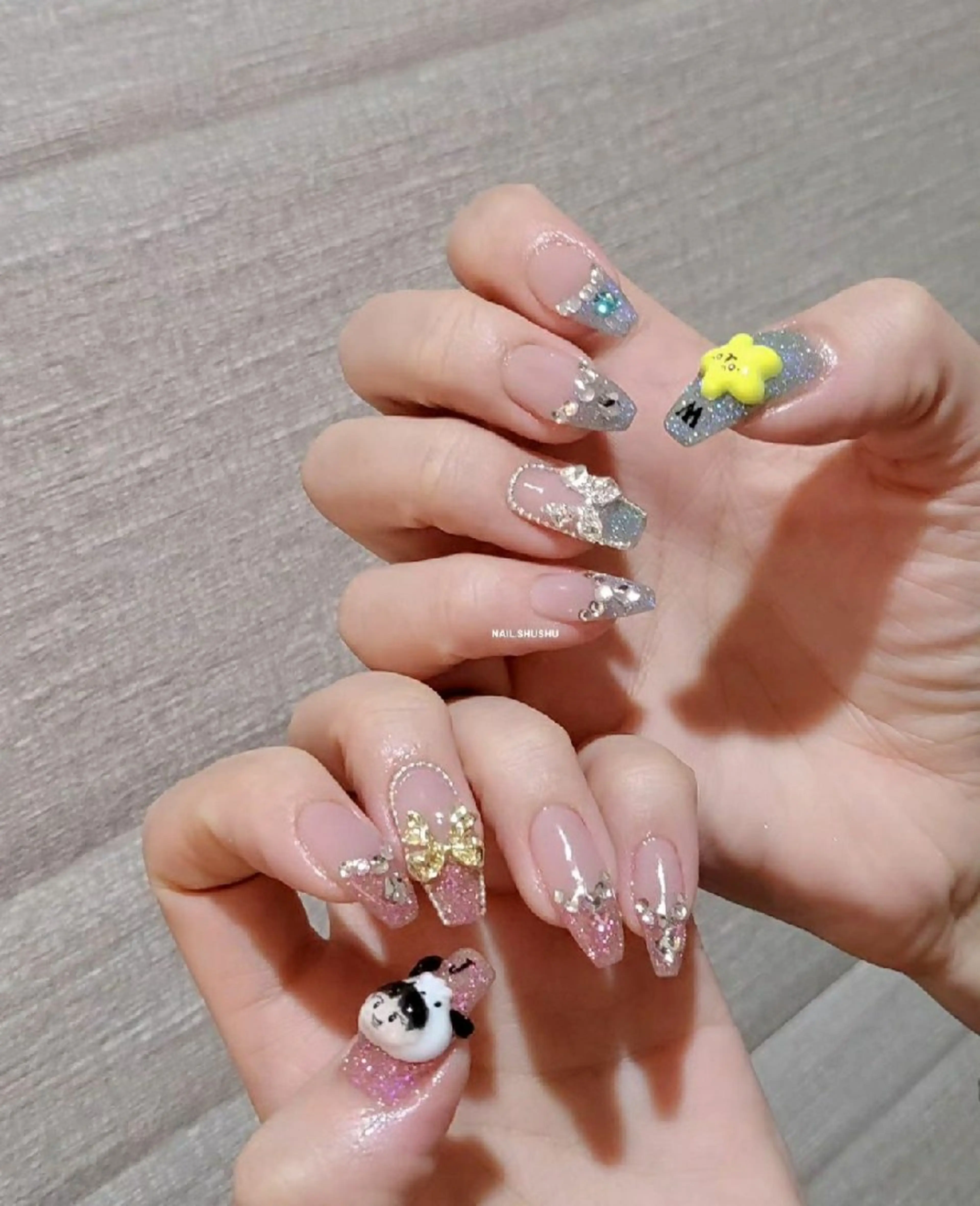 ネイル 持ち込み ニュアンスネイル ワンカラーネイル シンプルネイル 冬ネイル ハンドネイル 3dパーツ/流行り 👧shushu❤️のネイルデザイン