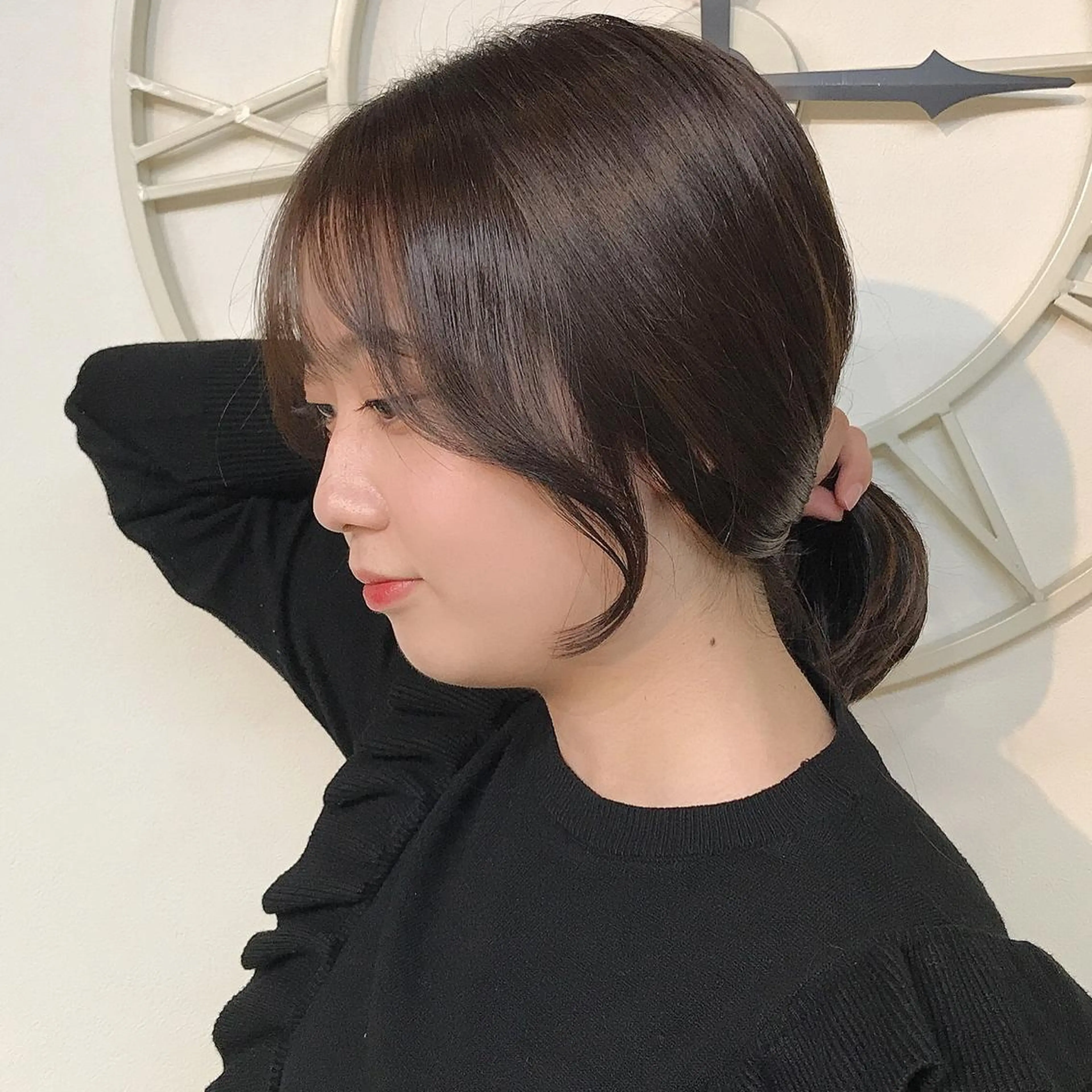 ミディアム カラー ヘアアレンジ おくれ毛 CITY louwe 脇坂彩音のヘアスタイル