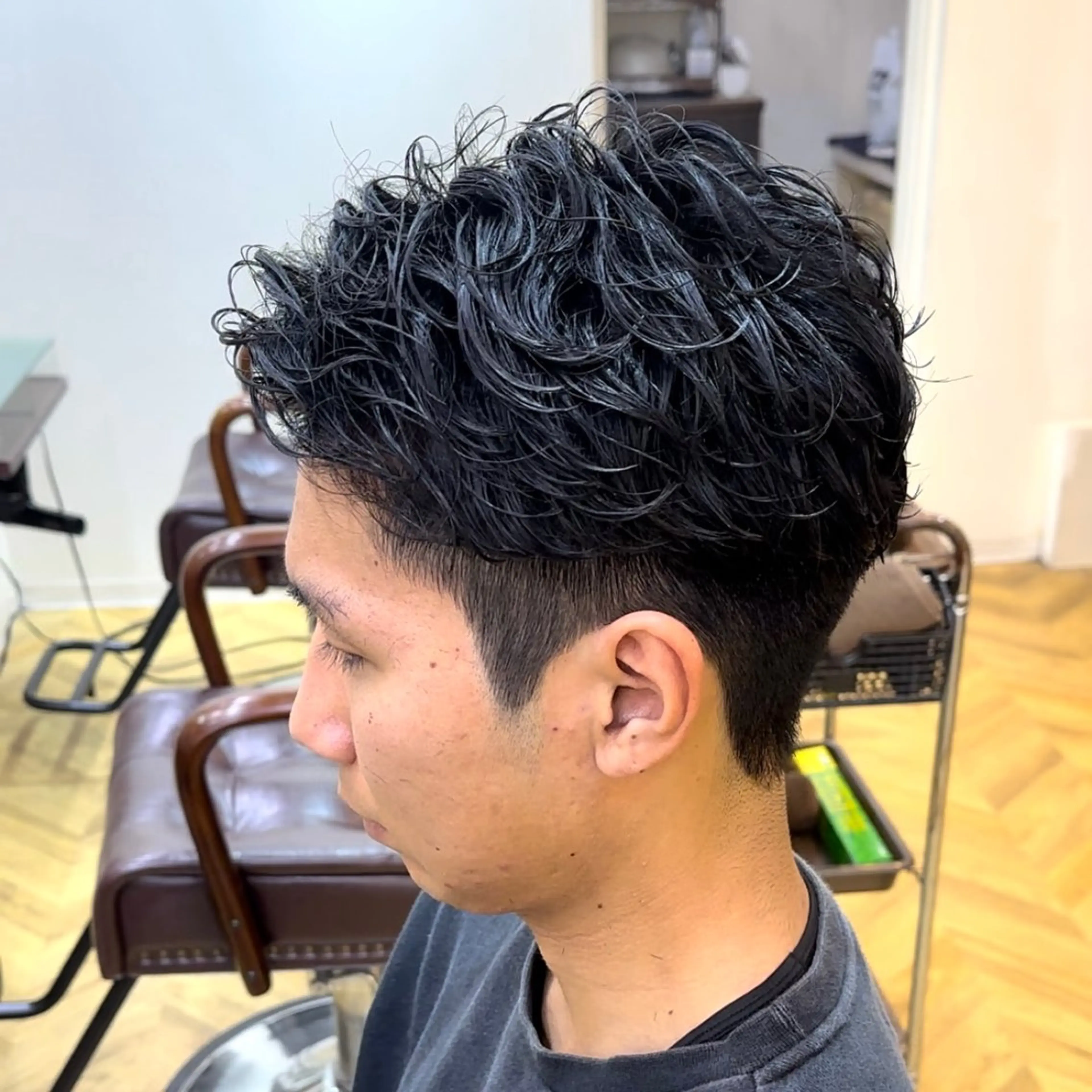 ショート パーマ メンズ アップバング メンズパーマ カット パーマ トリートメント メンズの悩み解決専門 柏パーマ職人/曽我尾のヘアスタイル