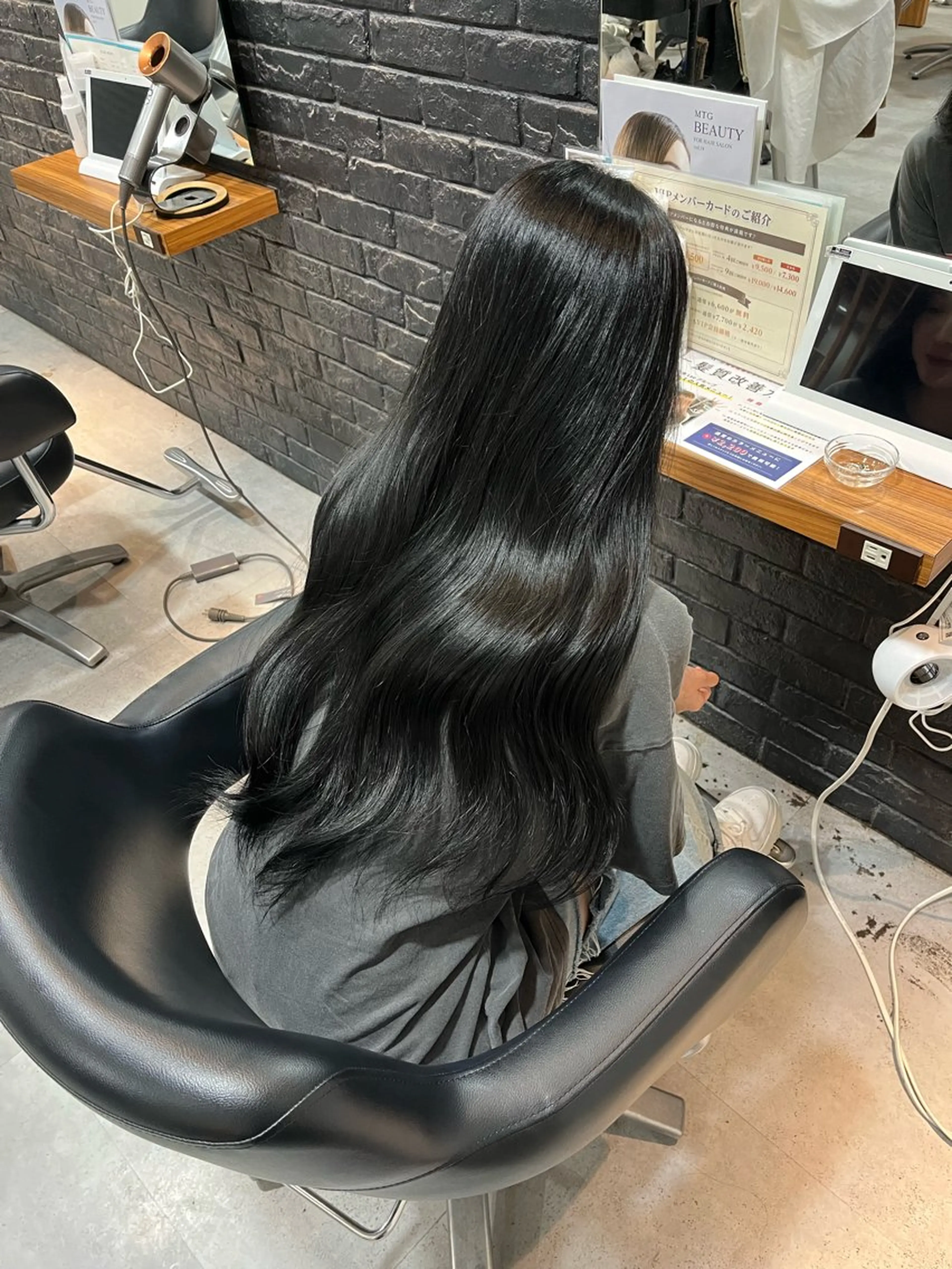 カラー 黒髪 ブルーカラー ブルーブラック ブリーチカラー 🦋RANA🦋のヘアスタイル