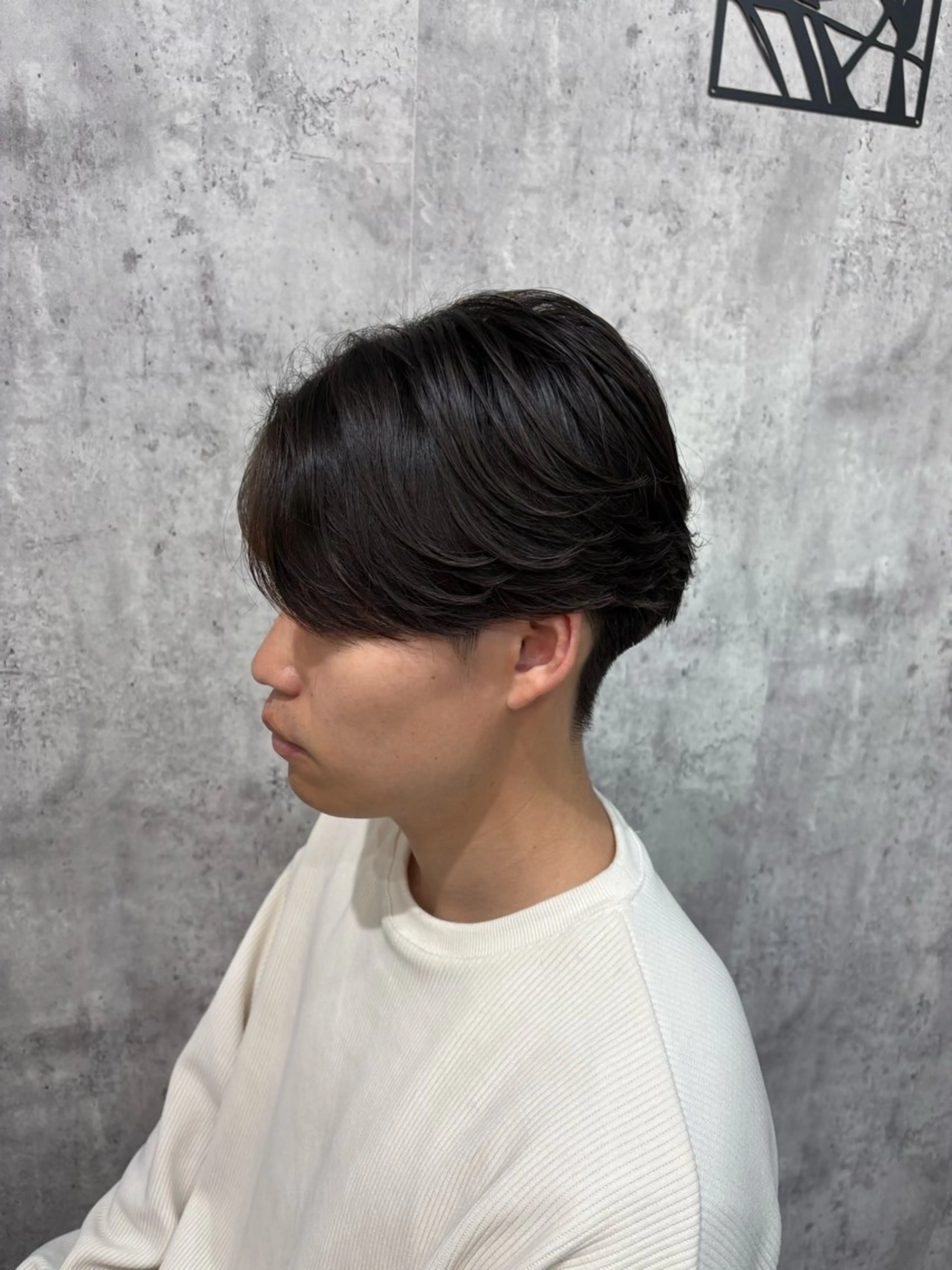 ショート パーマ メンズ フェザーパーマ メンズパーマ ニュアンスパーマ カット パーマ 韓国メンズヘア/ 毛流れヘア　須田龍世のヘアスタイル