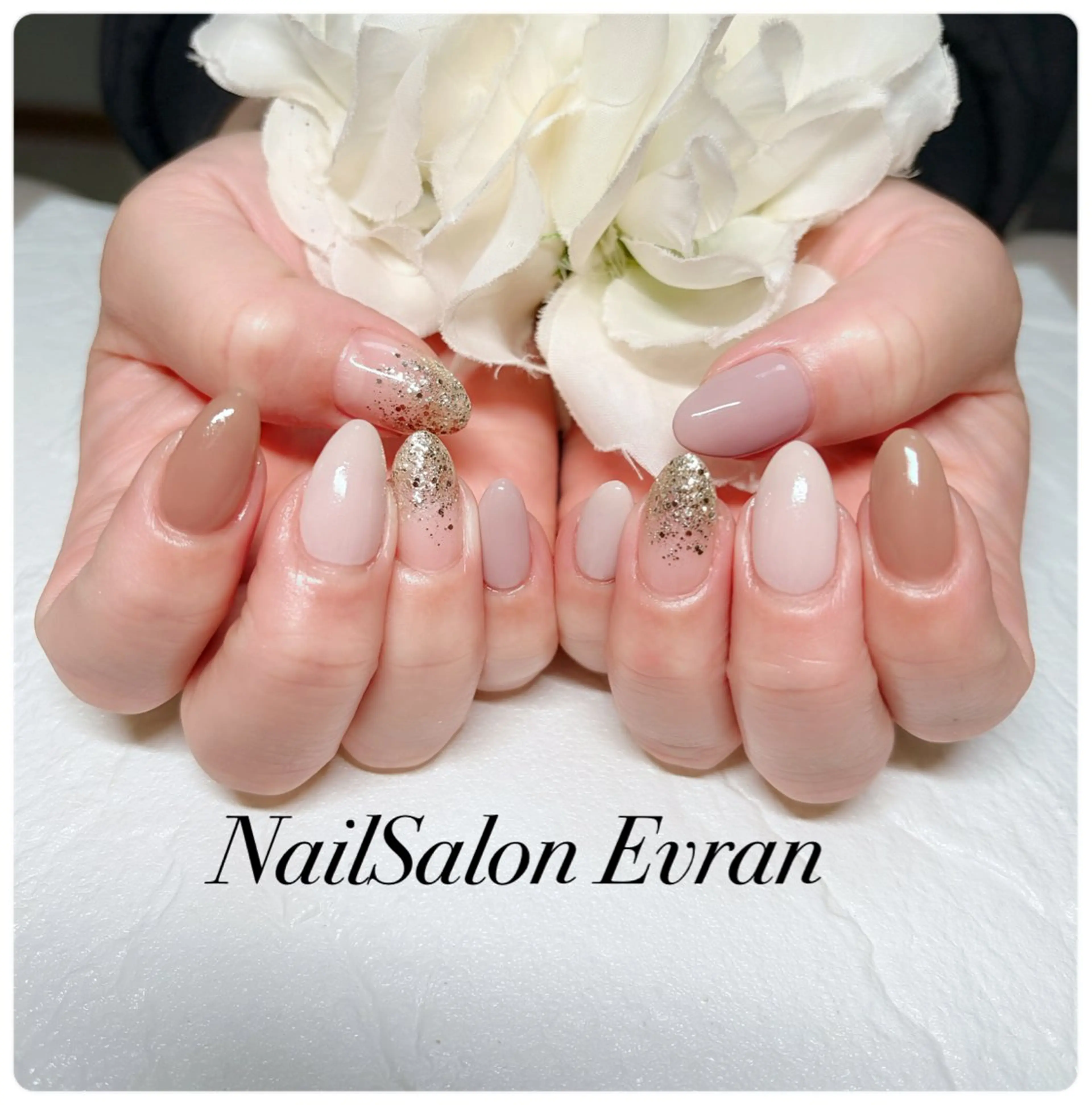 ネイル アートネイル フレンチネイル マグネットネイル 持ち込み ニュアンスネイル ハンドネイル Nail salon Evranのネイルデザイン