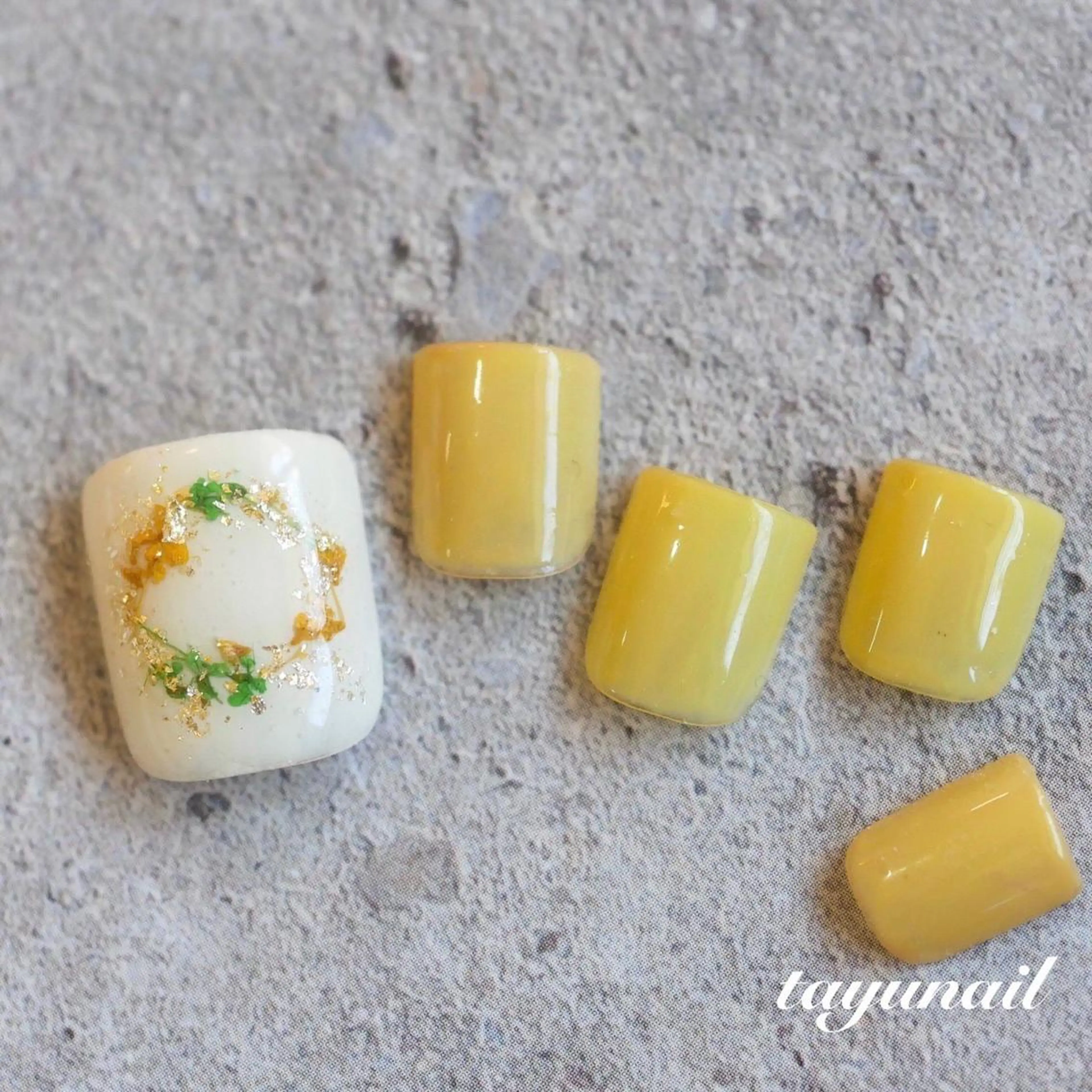 ネイル アートネイル ブルー フットネイル ジェルネイル ワンカラーネイル ネイルサロン 【たゆnail】のネイルデザイン