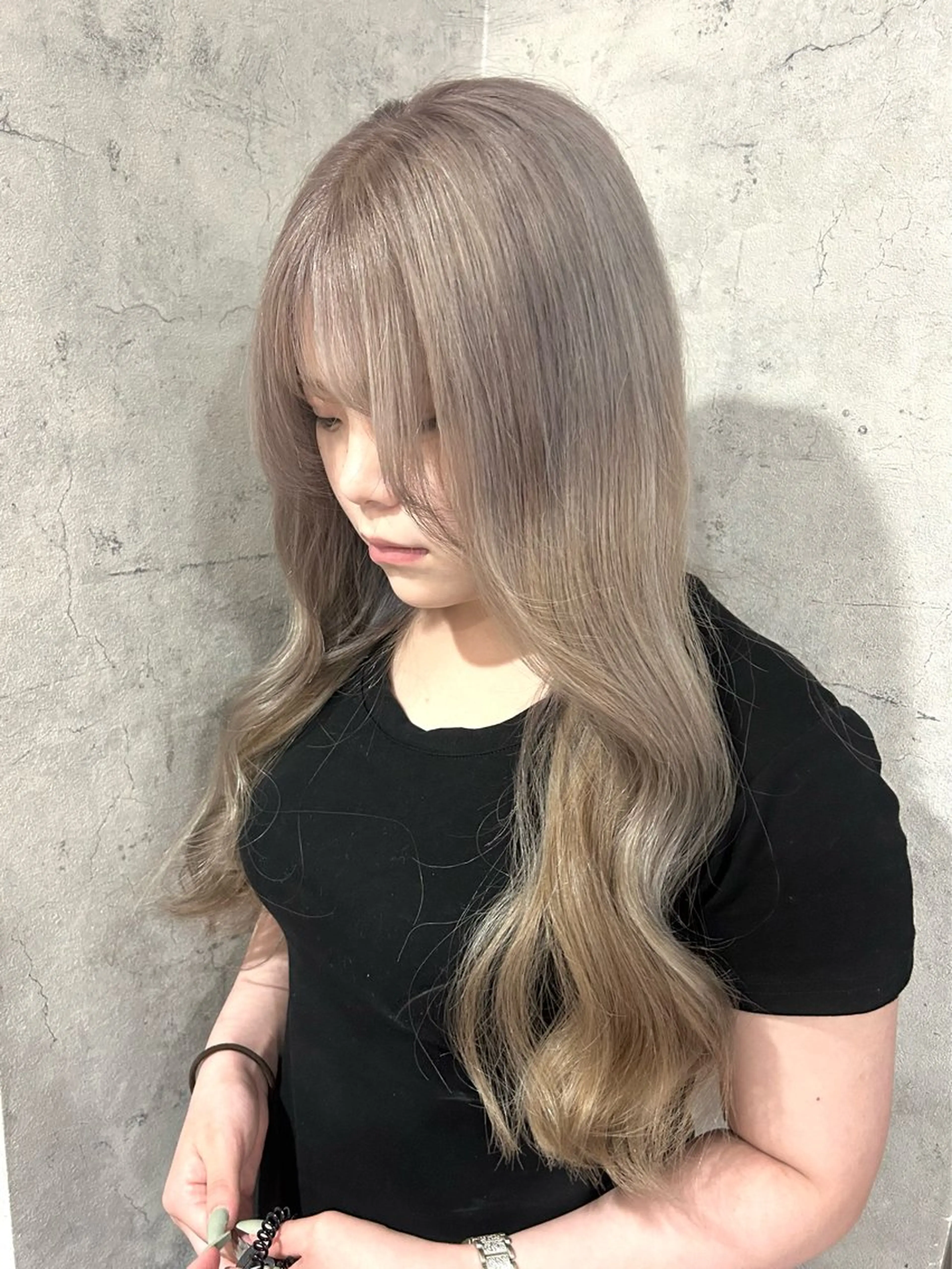 セミロング カラー ブリーチ ブロンド ホワイトブロンド カット ヘアカラー トリートメント パーソナルカラー 診断🍀マリンのヘアスタイル