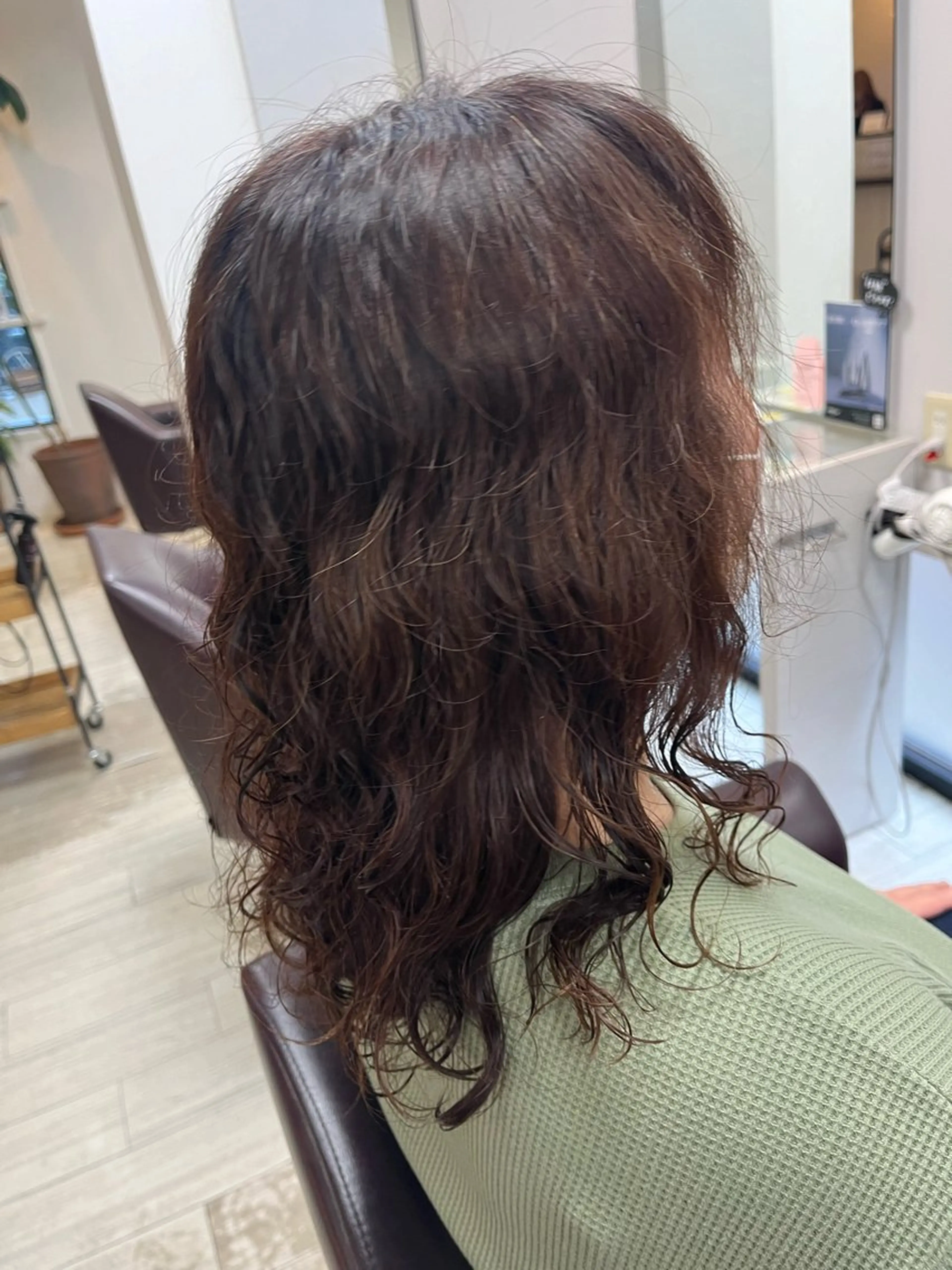 セミロング パーマ 奥野 理香子のヘアスタイル