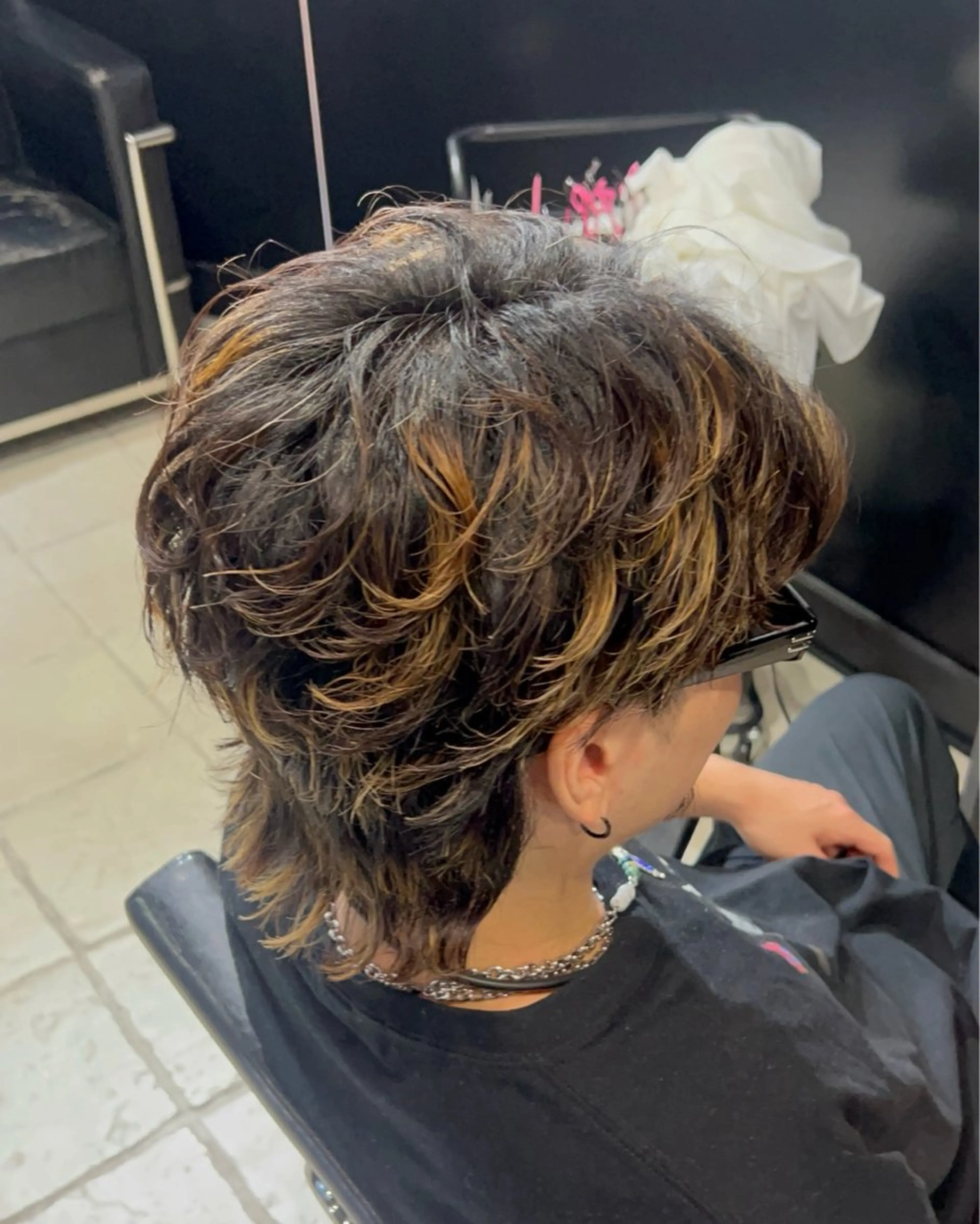 ショート パーマ メンズ センターパート フェザーパーマ メンズパーマ メンズウルフカット ウルフカット カット パーマ 【フェザーパーマ】 【縮毛矯正】鶴田文のヘアスタイル