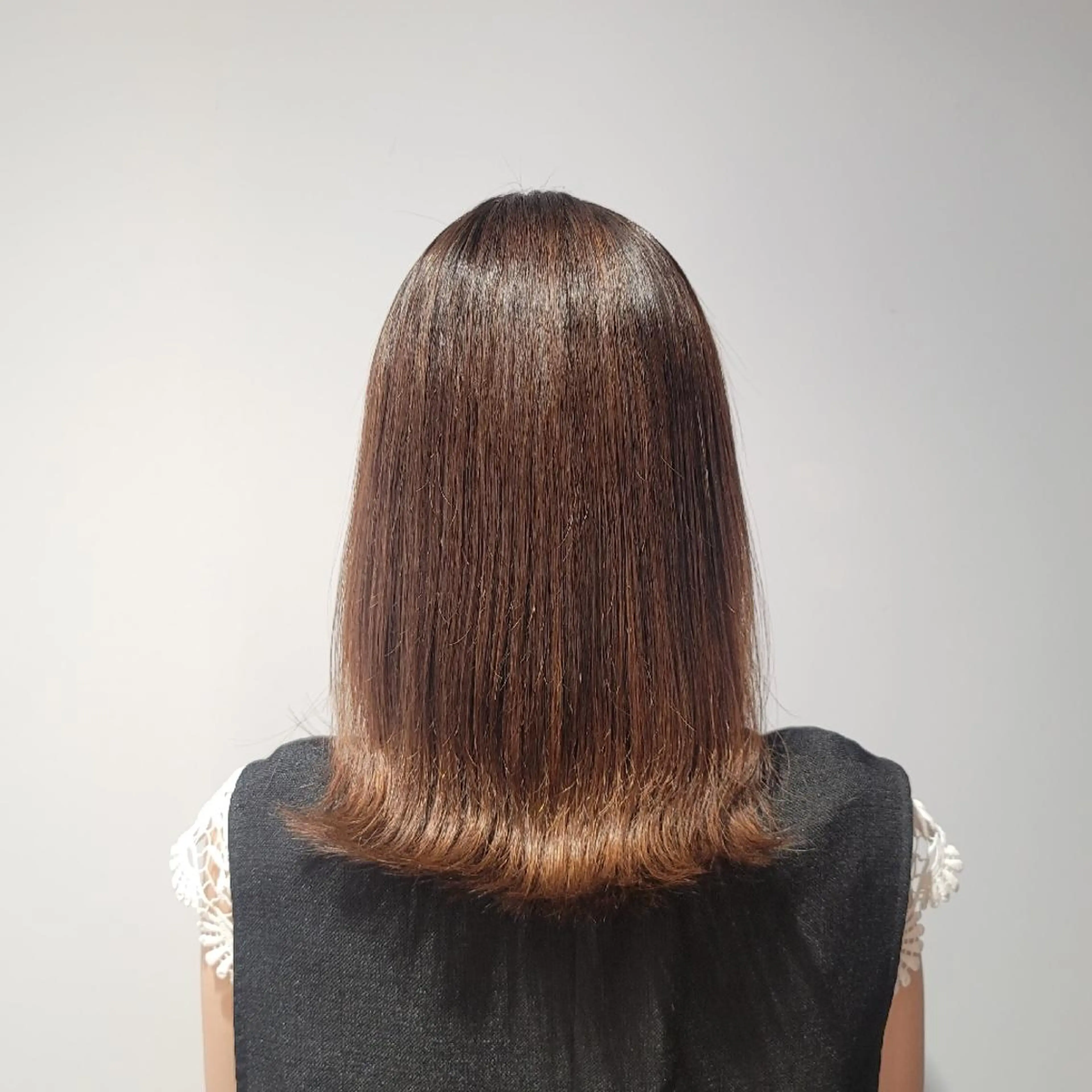 ミディアム カットモデル/ セット/宮里心香のヘアスタイル