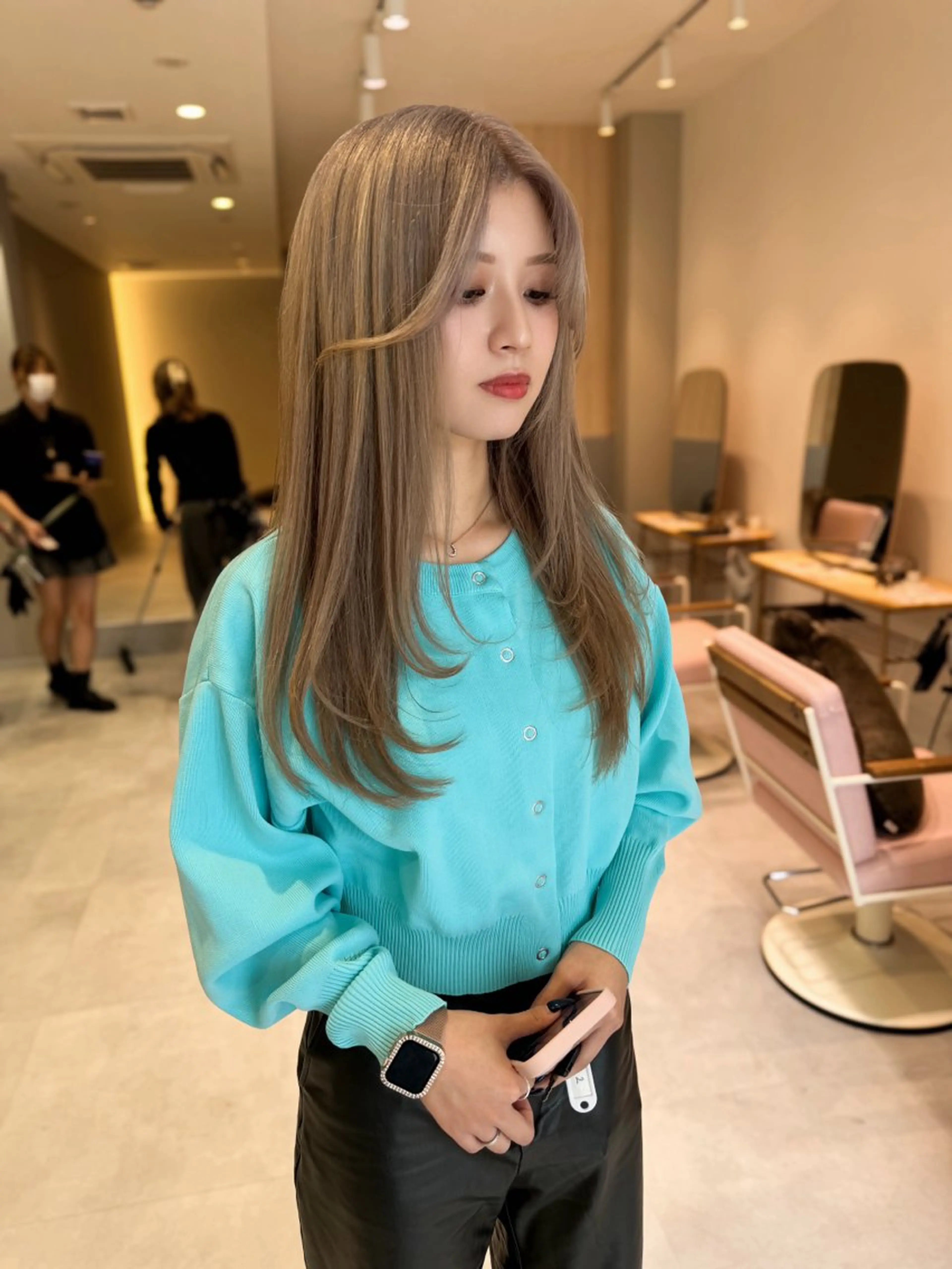 🔴🔵 韓国風レイヤー【高発色】似合わせカット+ダブルカラー(オンカラー込み、インナーカラー・ハイライトも対応)の写真