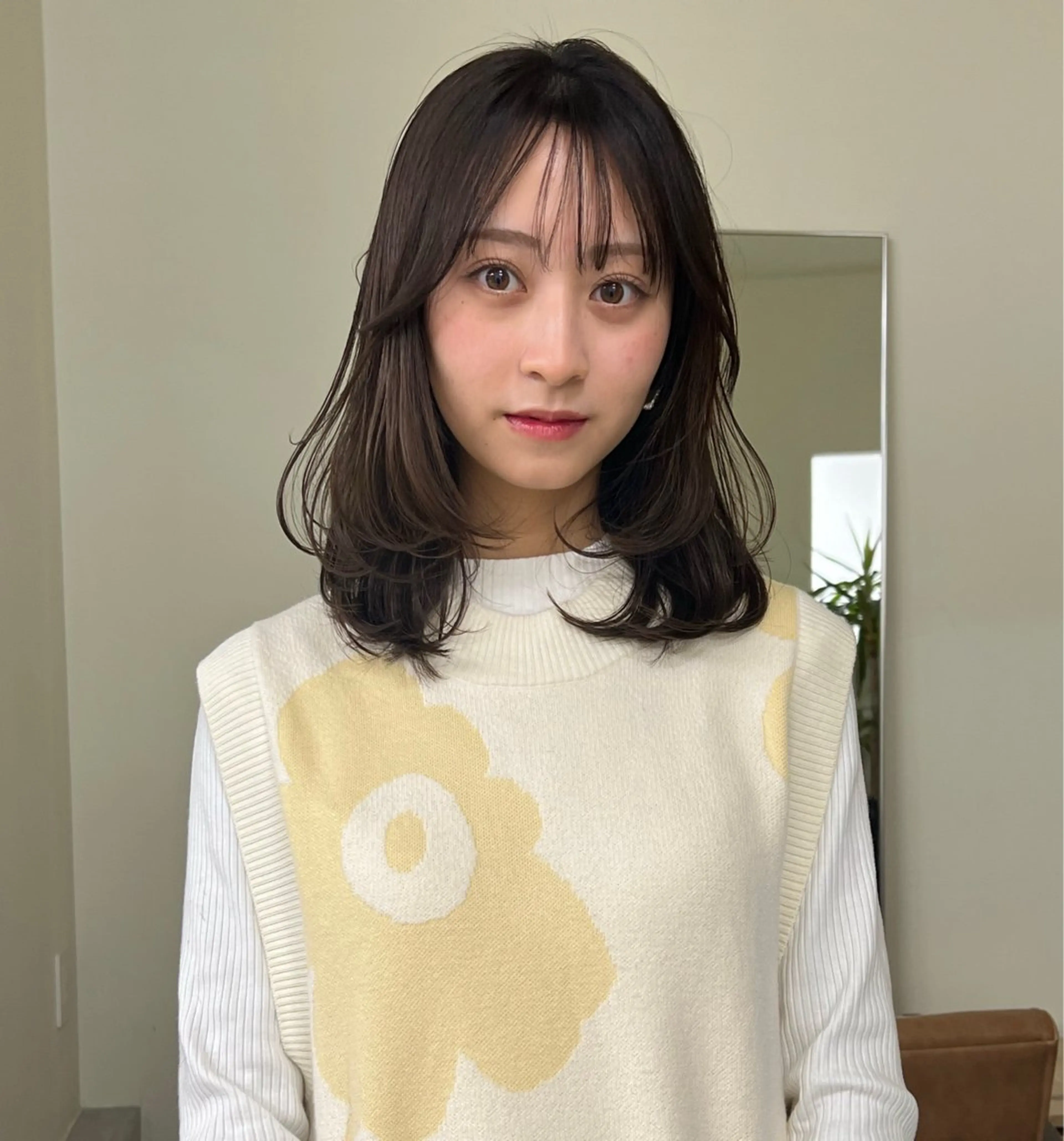 セミロング カラー 小林 美咲のヘアスタイル