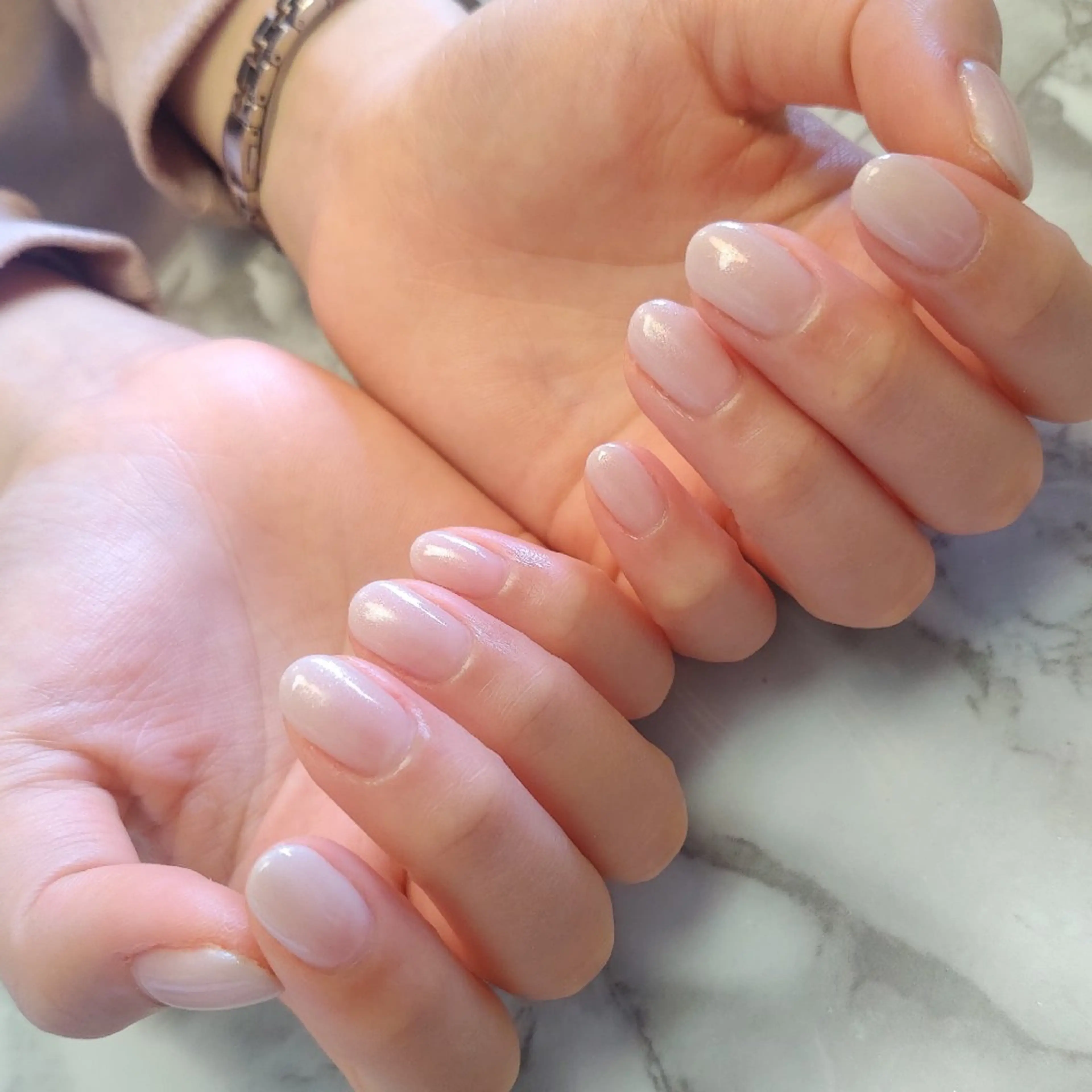 ネイル グラデーション ジェヌインネイル 河内のネイルデザイン