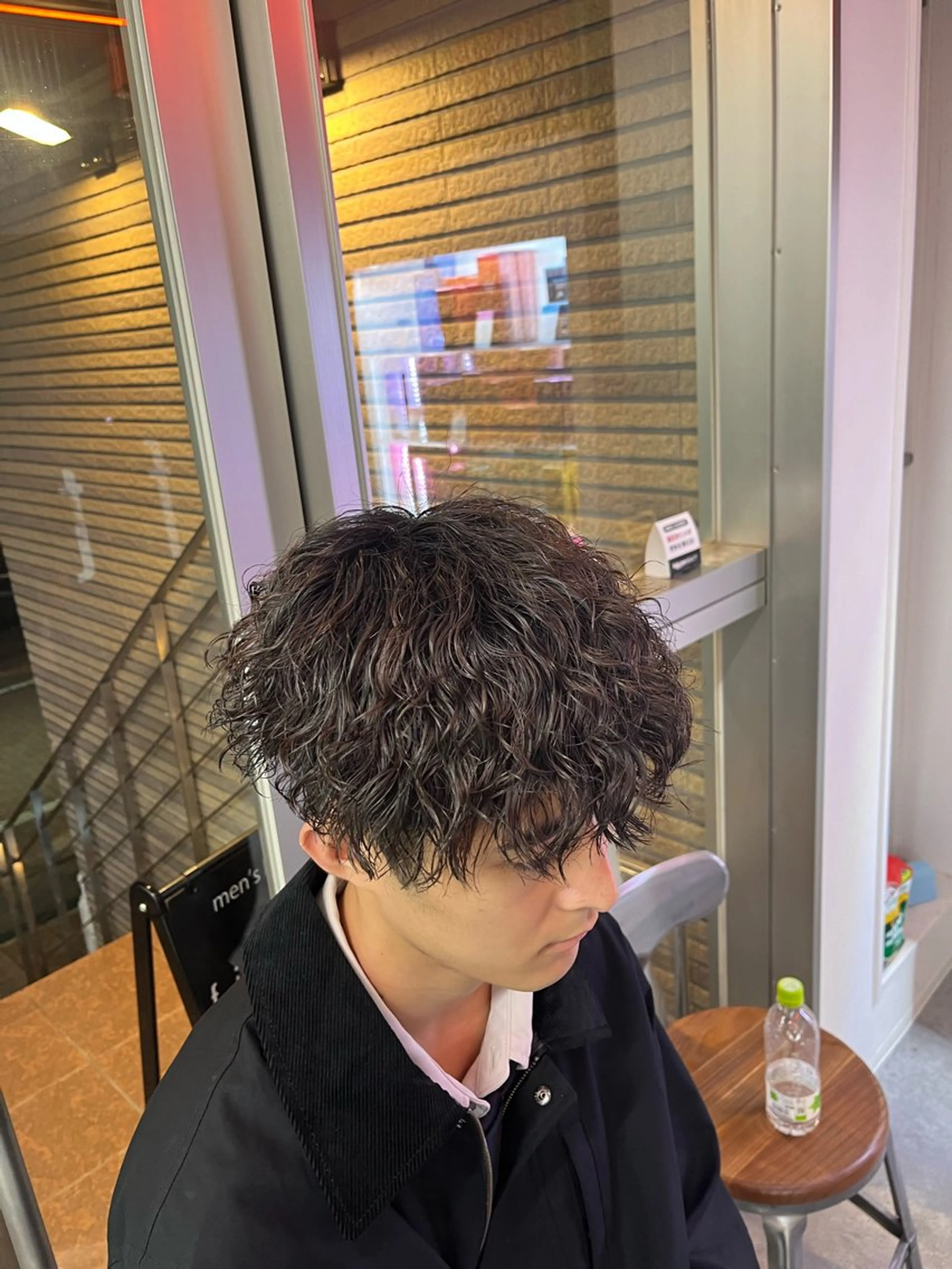 パーマ メンズハイトーン 北斗💍レイヤーのヘアスタイル