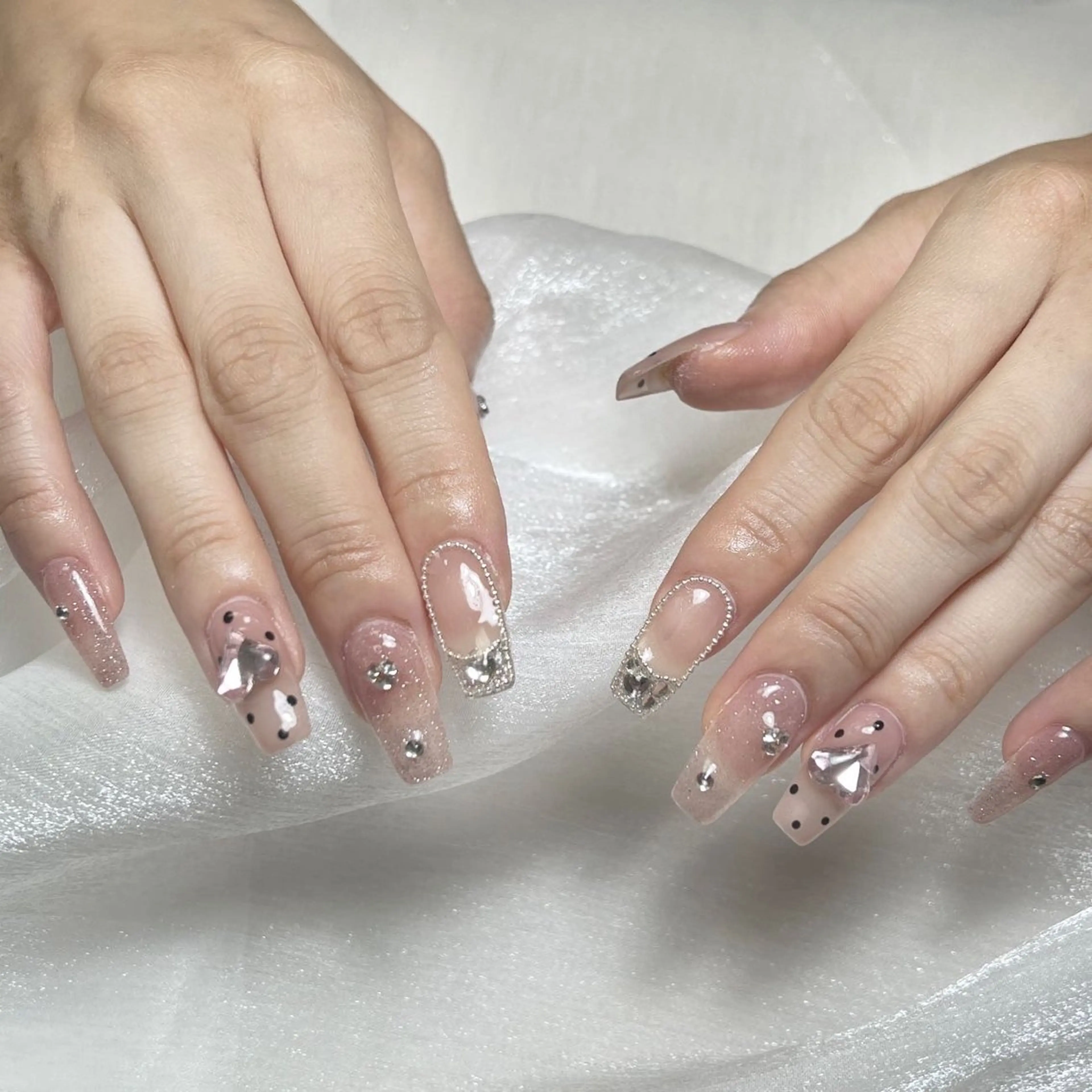 ネイル キラキラネイル 韓国ネイル マグネットネイル ピンク 春ネイル Nail salon 木にいるのネイルデザイン