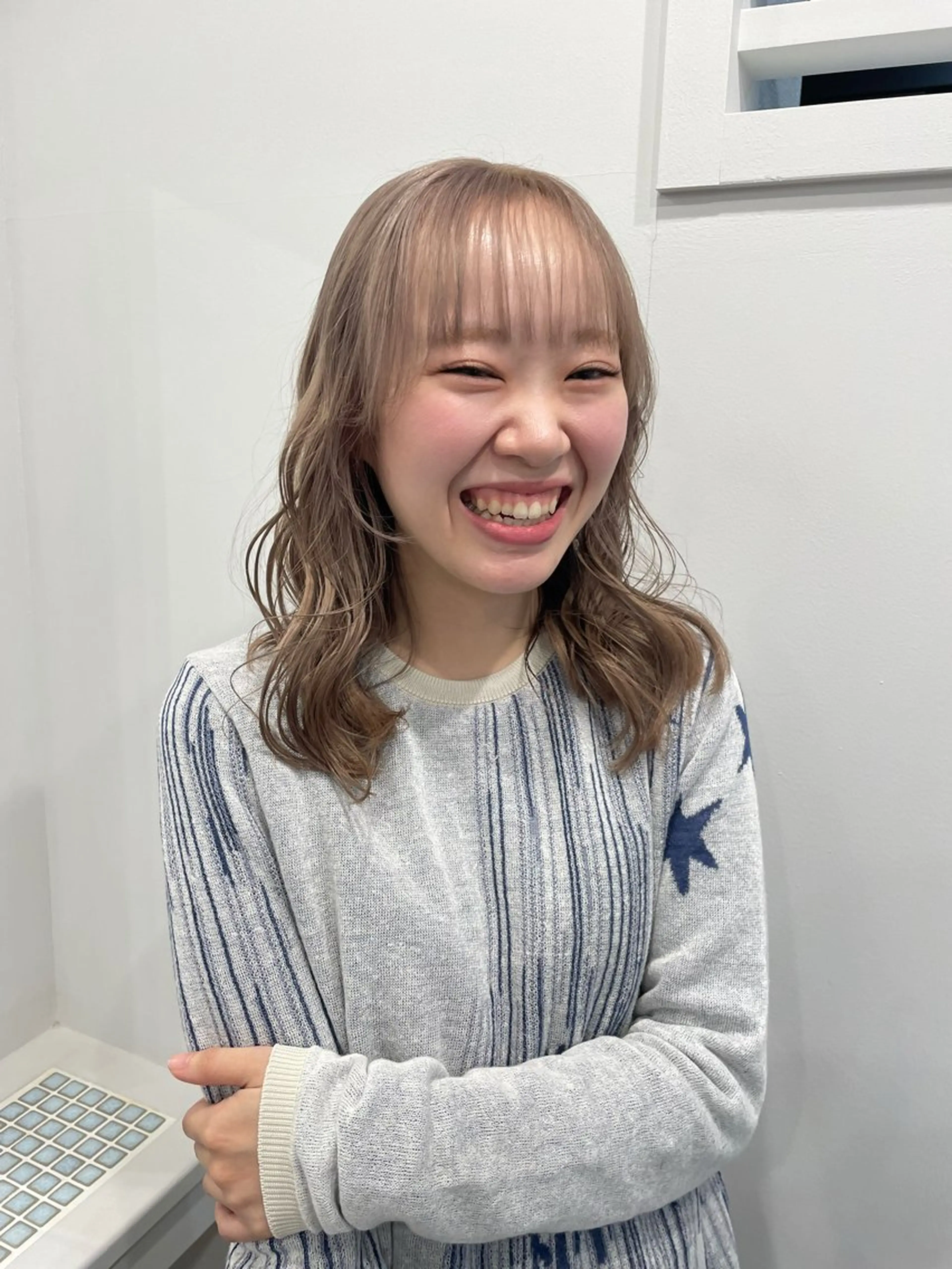 ミディアム カラー ミストバング ベージュカラー ブリーチ ケアブリーチ ダブルカラー ダブルカラーVia/ airi♡のヘアスタイル