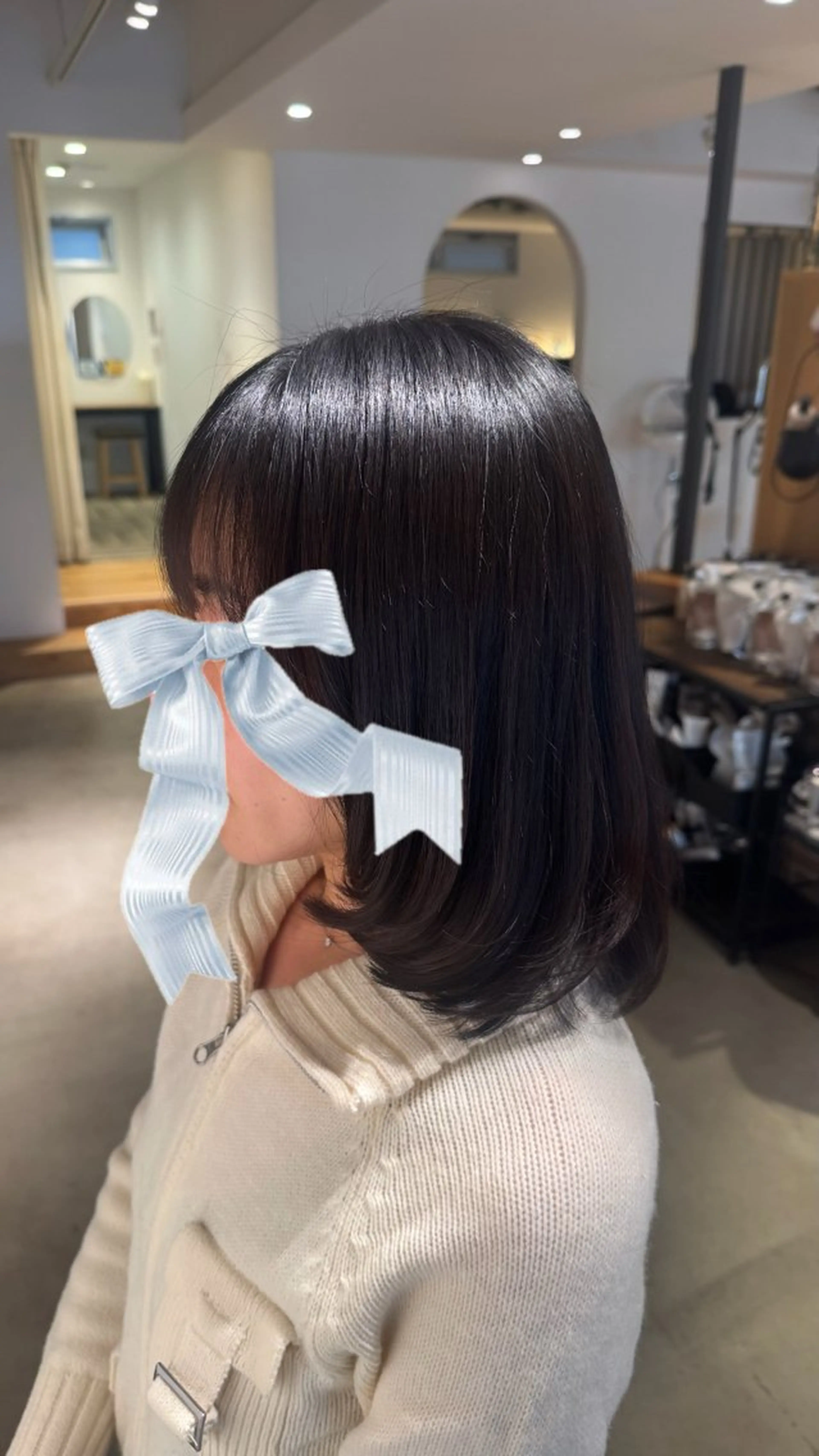 ミディアム 山根 里緒のヘアスタイル