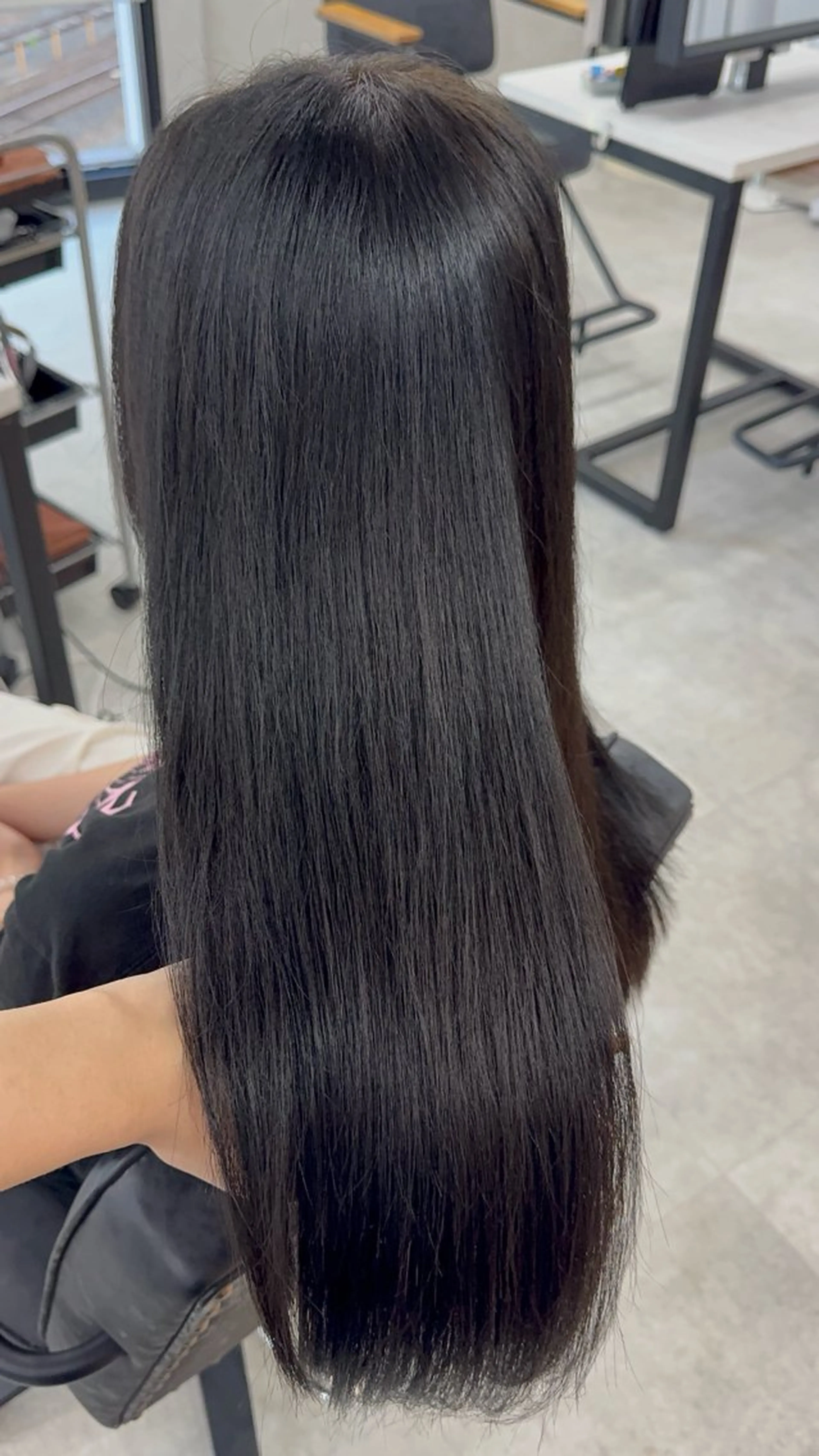 ロング カラー アッシュ アッシュブラウン ベージュカラー 黒髪 ブリーチ 赤み無し柔らかカラー 【梅田】madokaのヘアスタイル