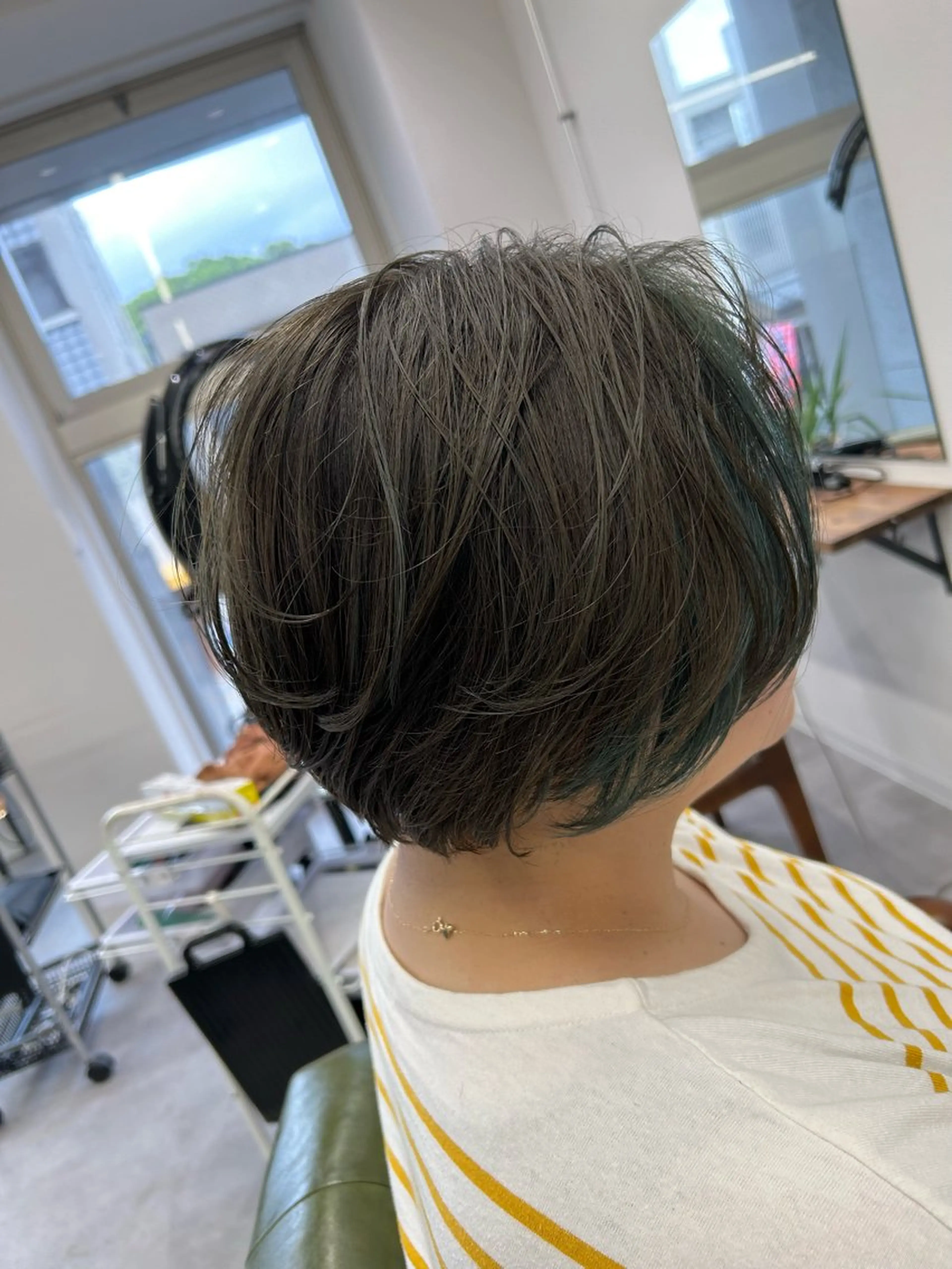 ショート カラー ミストバング フェイスフレーミング カット ヘアカラー トリートメント SHAFT Ieiriのヘアスタイル