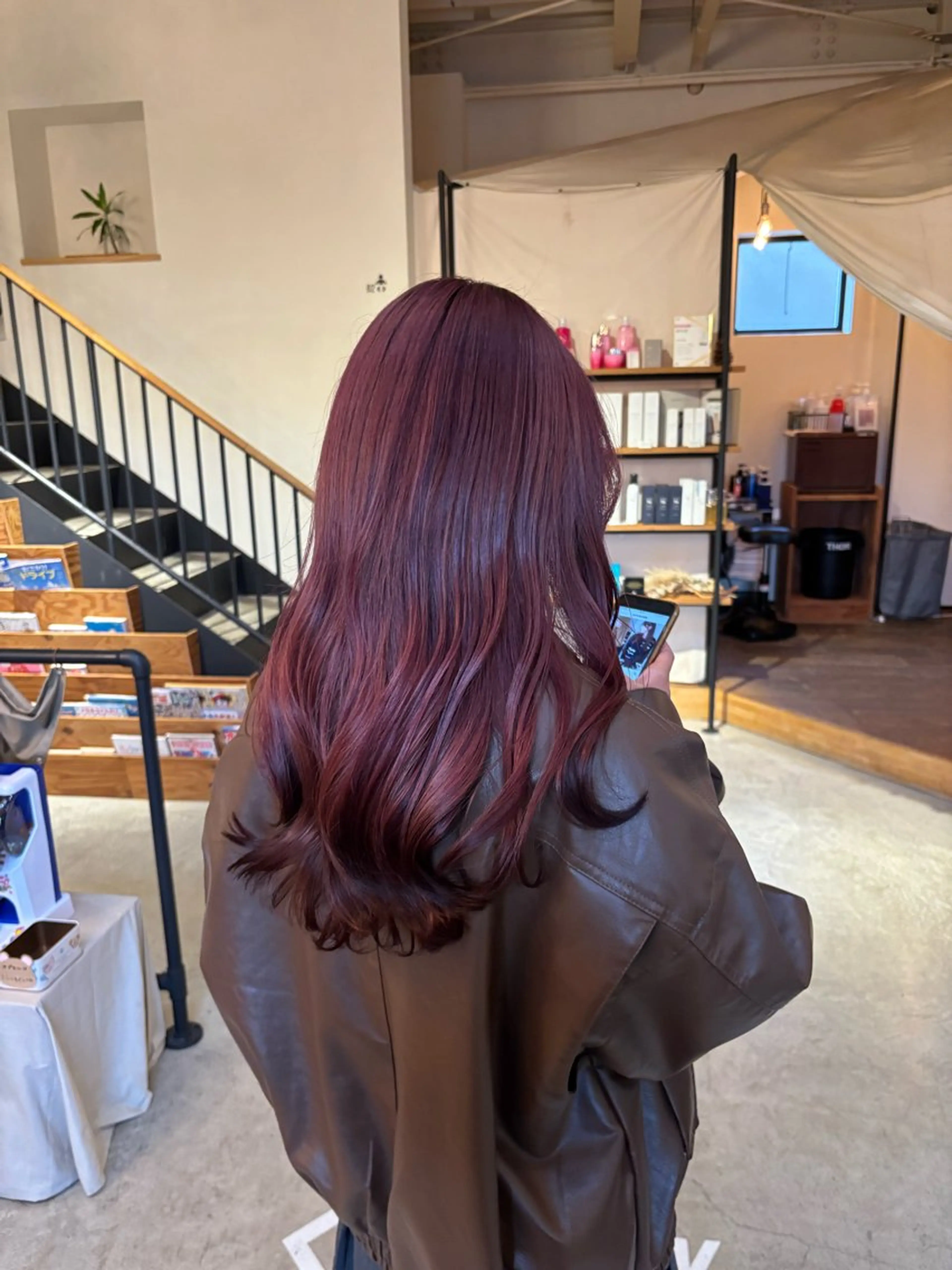 カラー 艶カラー／髪質改善ス トレート／羽菜のヘアスタイル