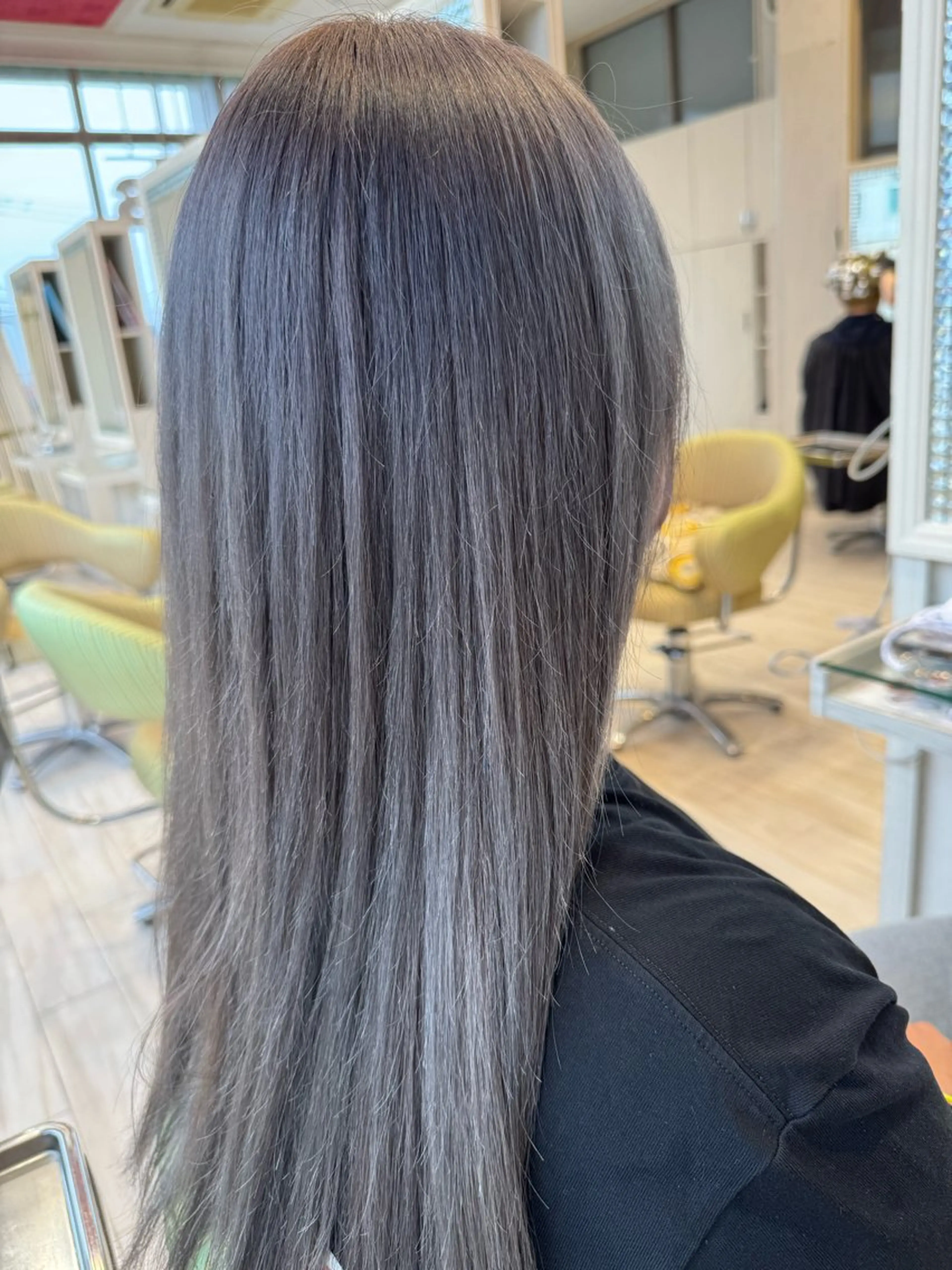 ロング ヘアカラー 松尾 怜奈のヘアスタイル