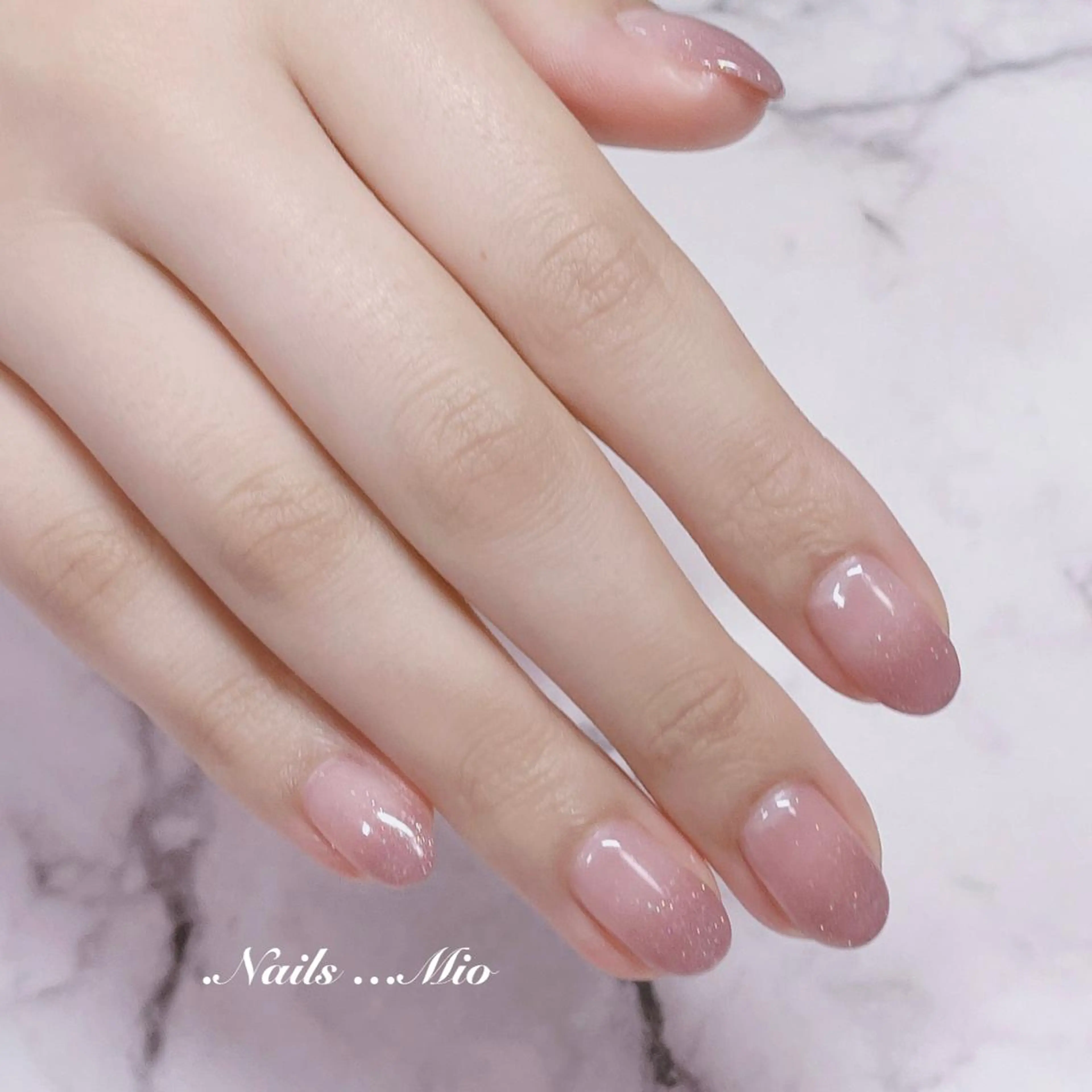 ネイル グラデーション ラメ(グリッター) ラメグラデーション .Nails Mio 赤羽西ネイルサロンのネイルデザイン