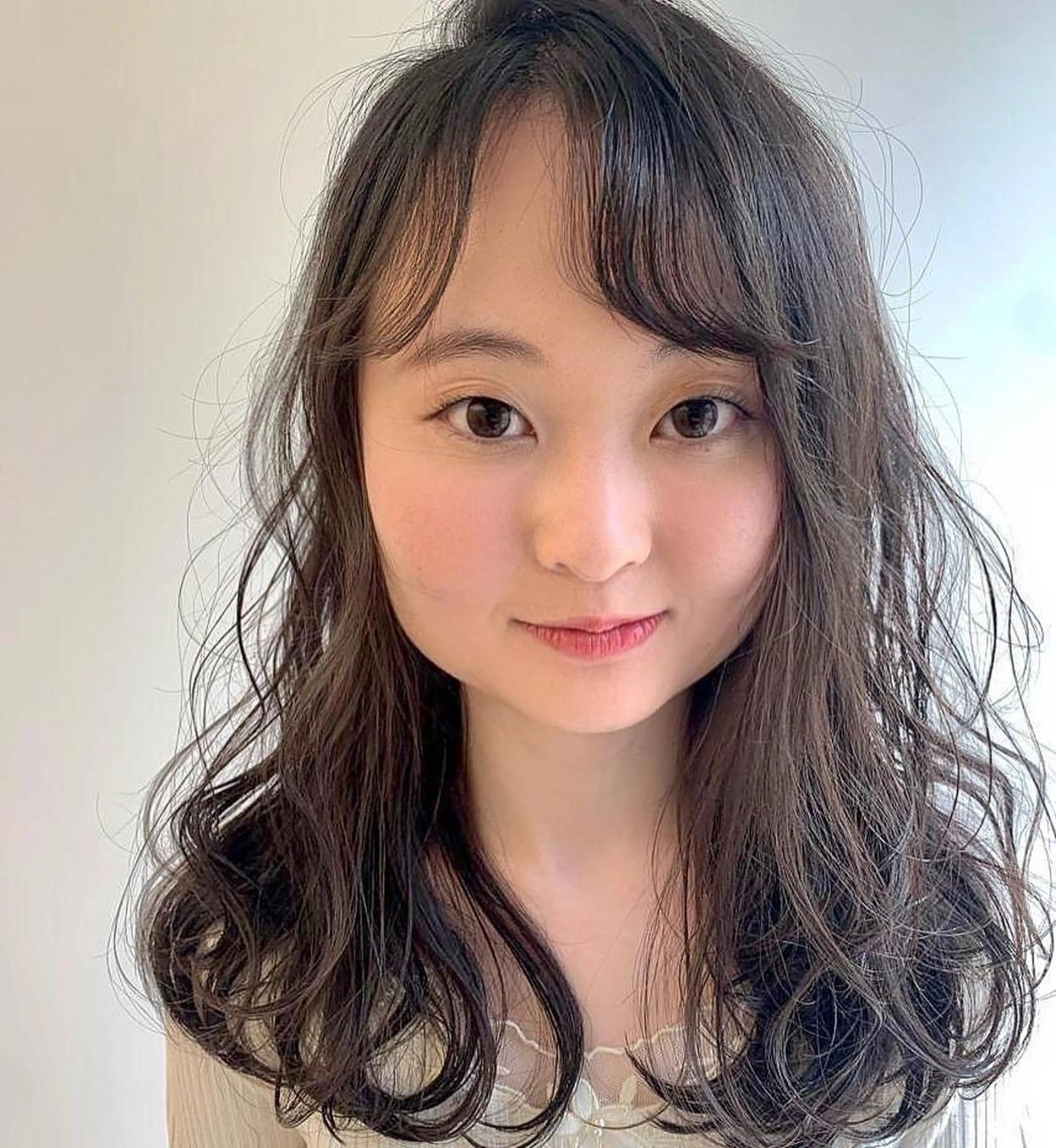 セミロング 韓国風🇰🇷うる艶 レイヤー/海青🫧のヘアスタイル
