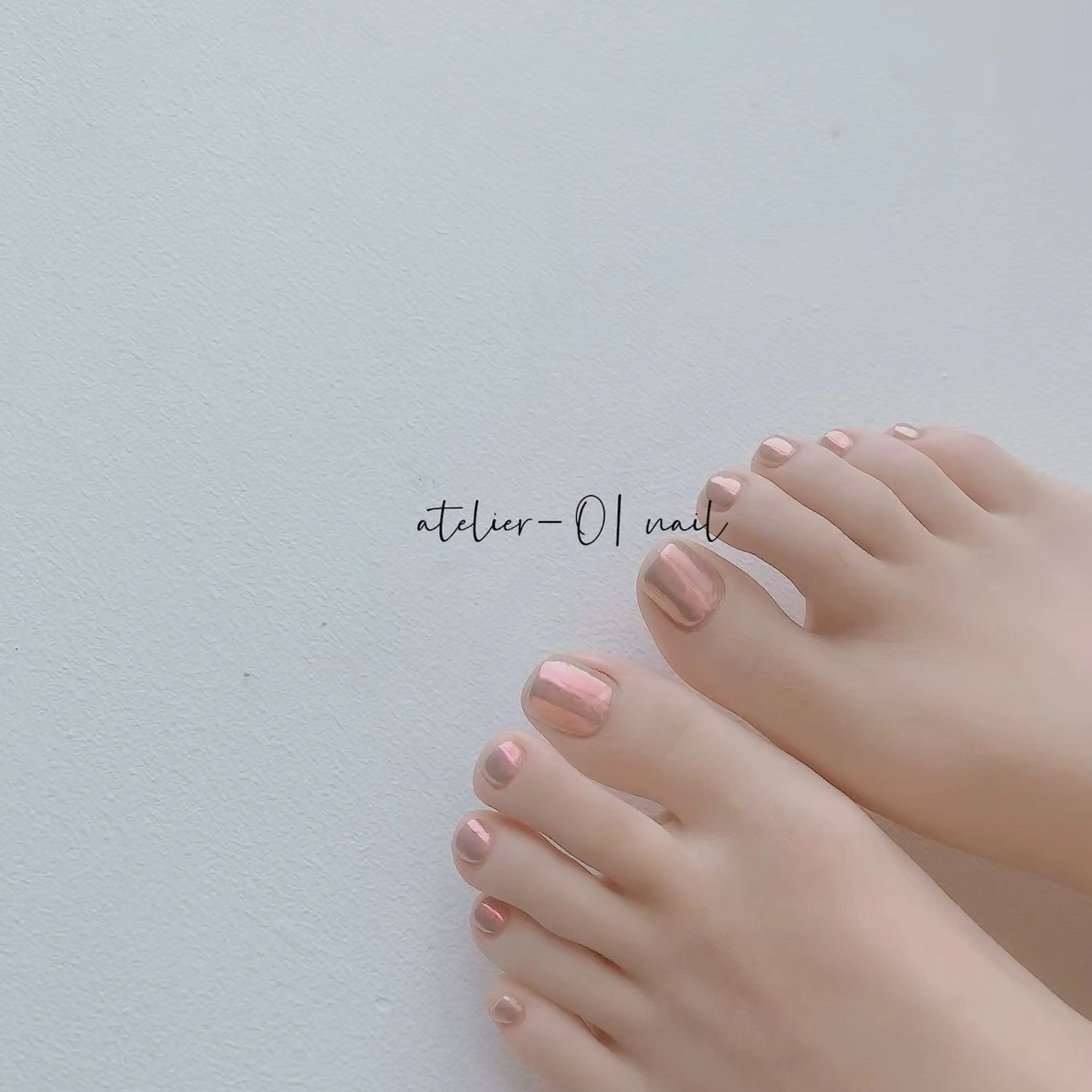 ネイル フットネイル ワンカラーネイル 🩵atelier- 01 優奈🩵のネイルデザイン