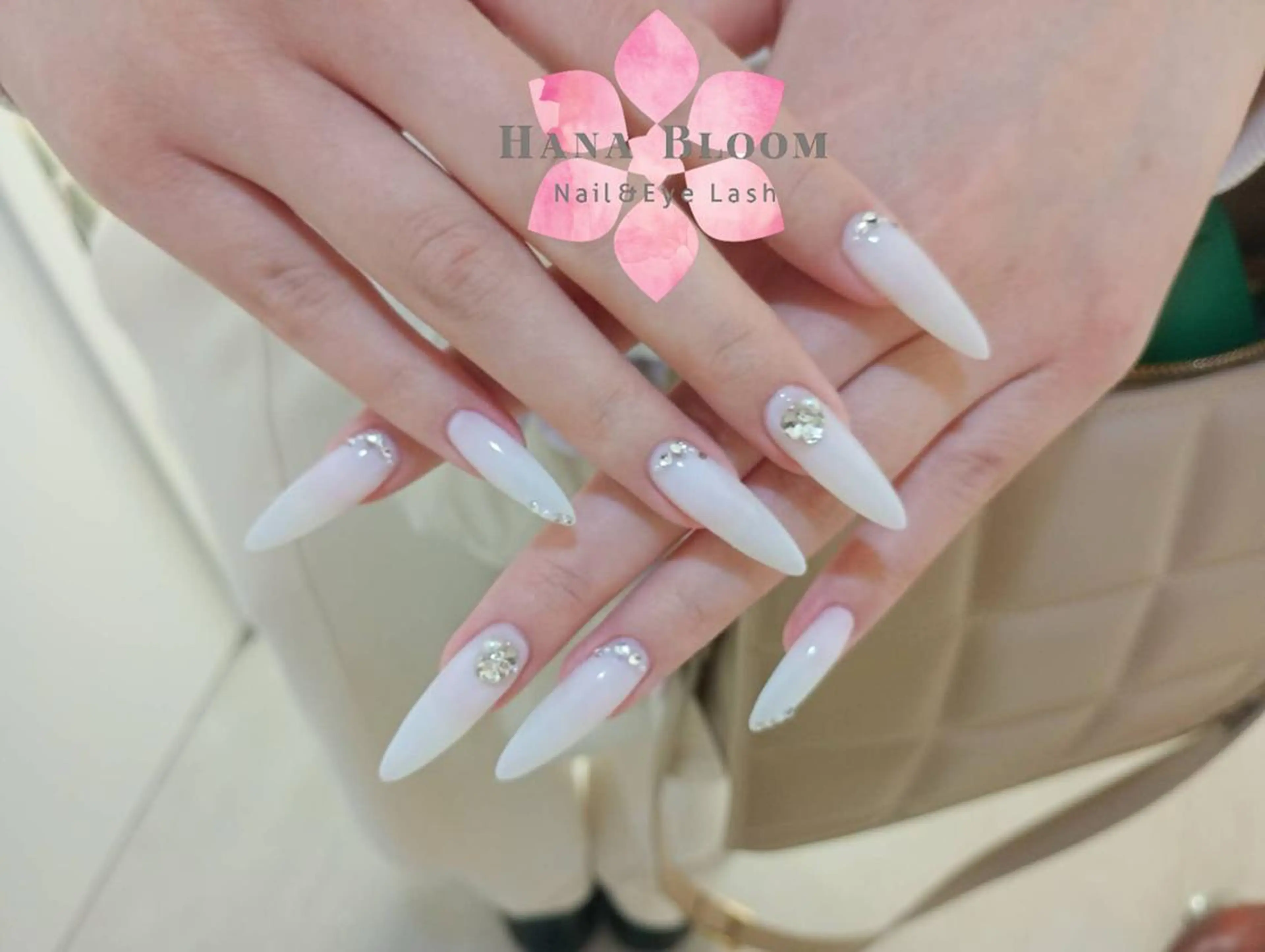 ネイル 長さ出し フレンチネイル ジェルネイル マグネットネイル ミラーネイル ハンドネイル ハンドケア Hana Bloom Nail Salonのネイルデザイン