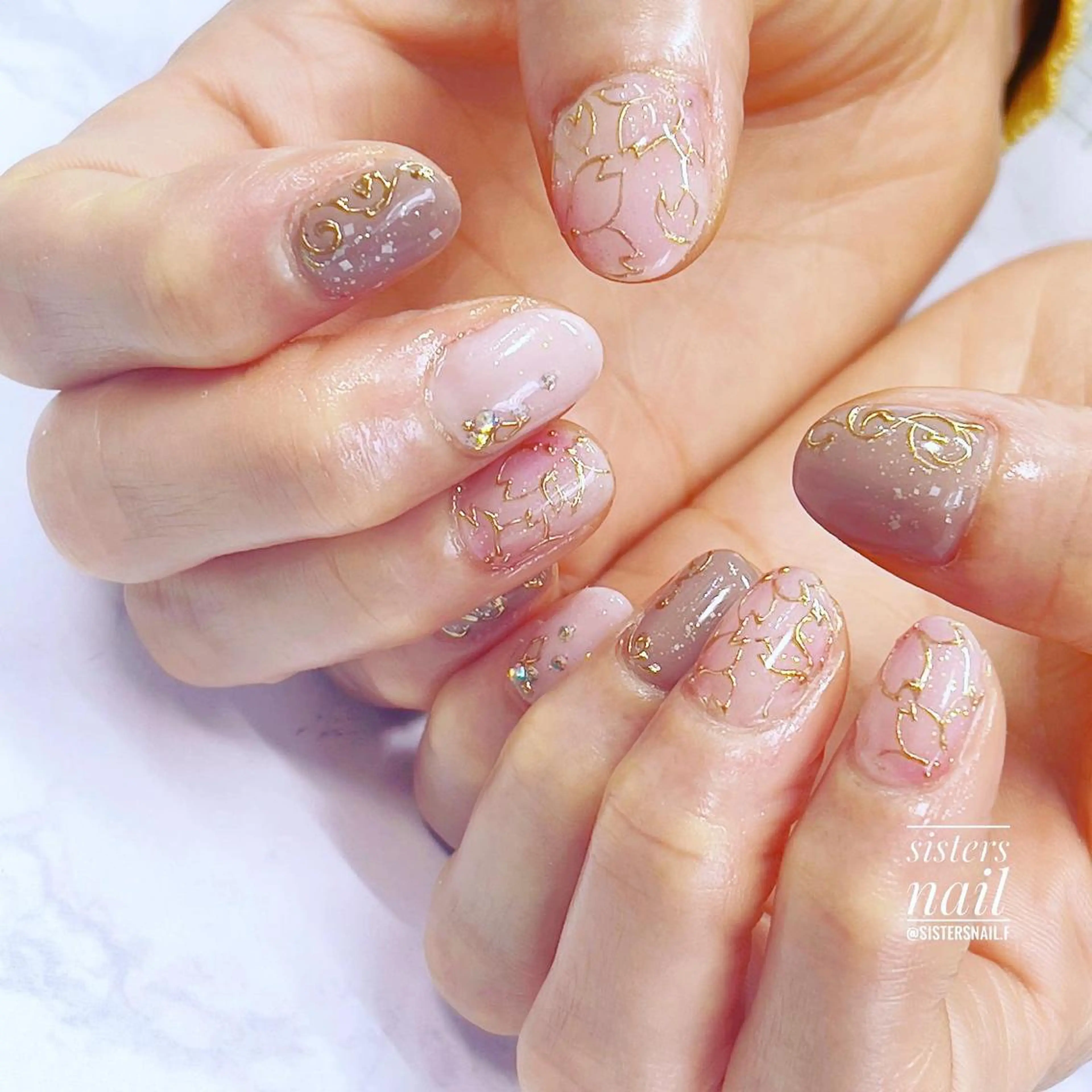 ネイル アートネイル 桜ネイル フラワーネイル ラメ(グリッター) ミラーネイル sisters nail.fのネイルデザイン