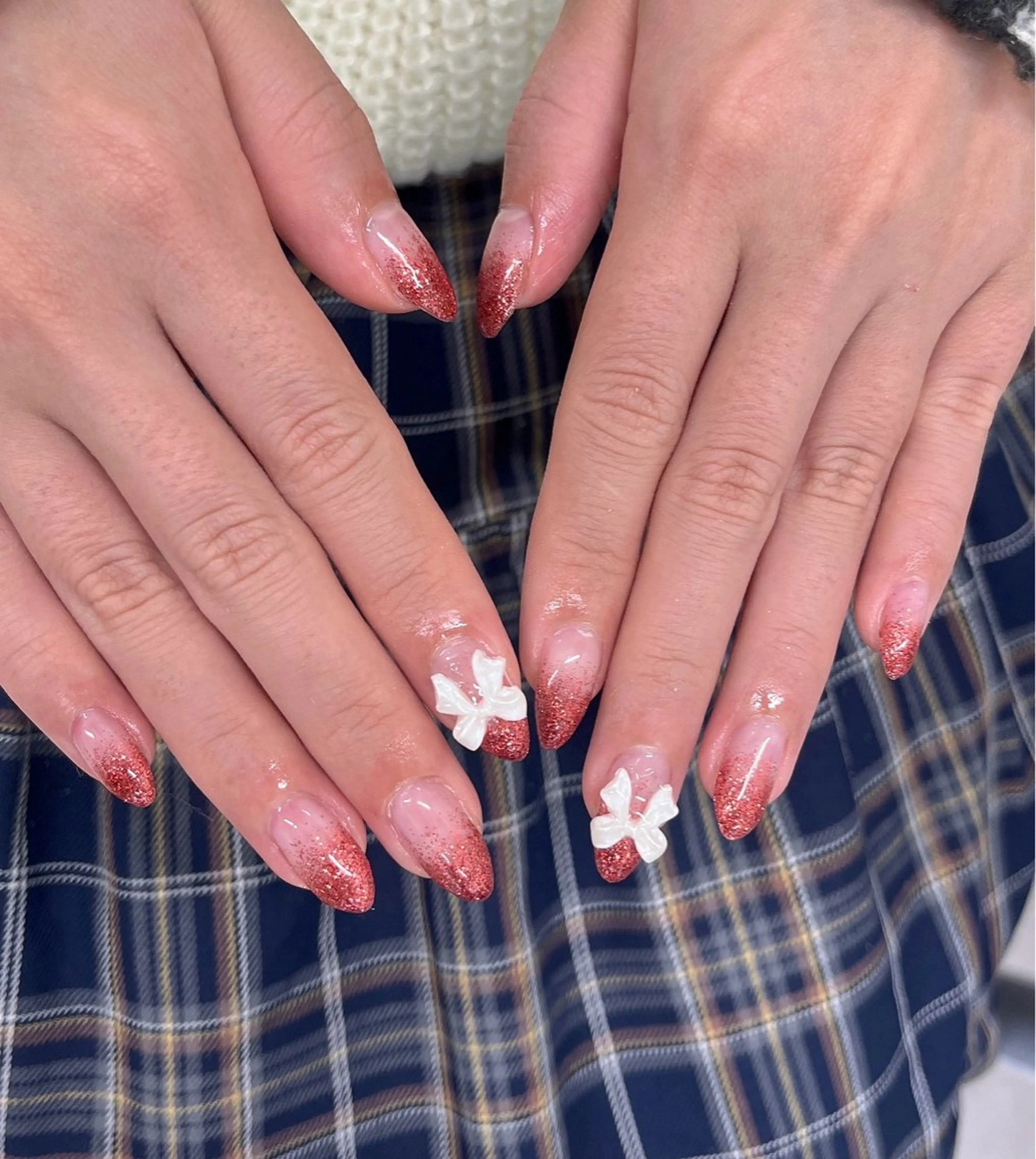 ネイル ラメ(グリッター) ラメグラデーション 赤色 冬ネイル クリスマス schon 🎀saraのネイルデザイン