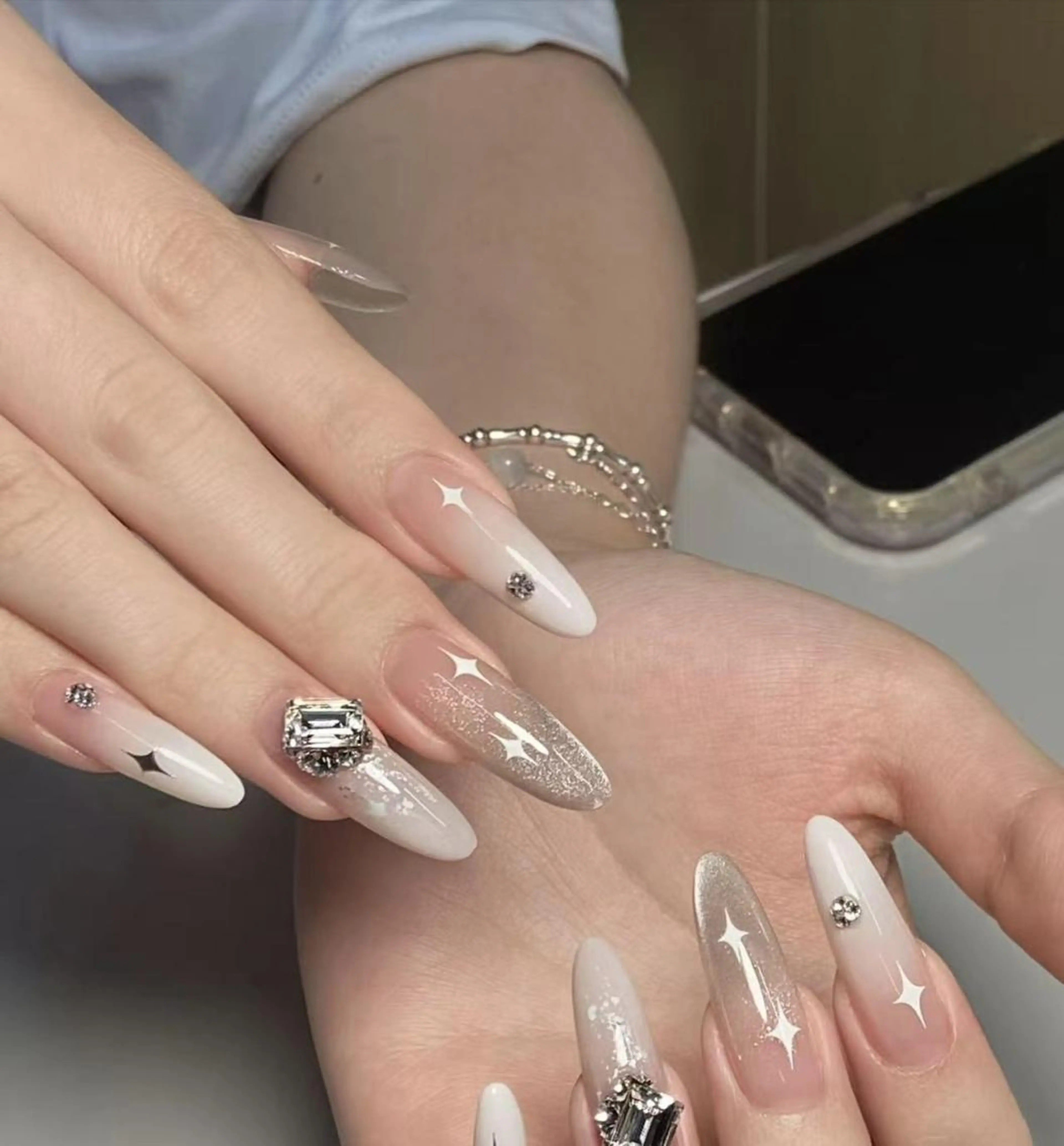 ネイル アートネイル 長さ出し ジェルネイル 韓国ネイル 持ち込み ハンドネイル ハンドケア Hana Bloom Nail💗YUIのネイルデザイン